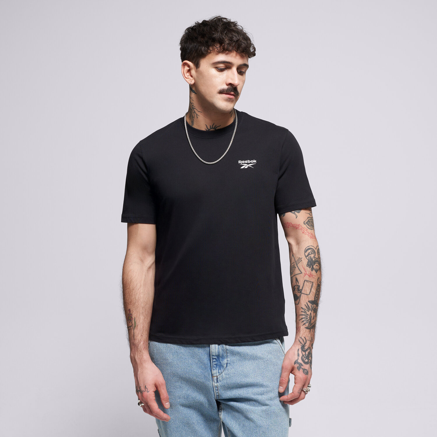 Herren T-Shirt REEBOK T-SHIRT CODY SMALL LOGO CREW NECK 100240910 Schwarz