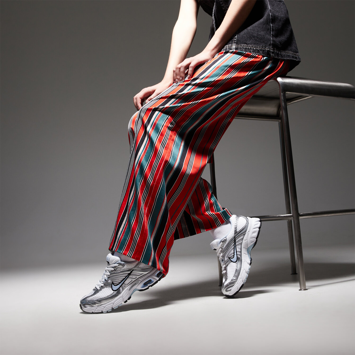 Nike Air Max Moto 2K White Silver Black Hydrogen Blue (Women's) — foto 2