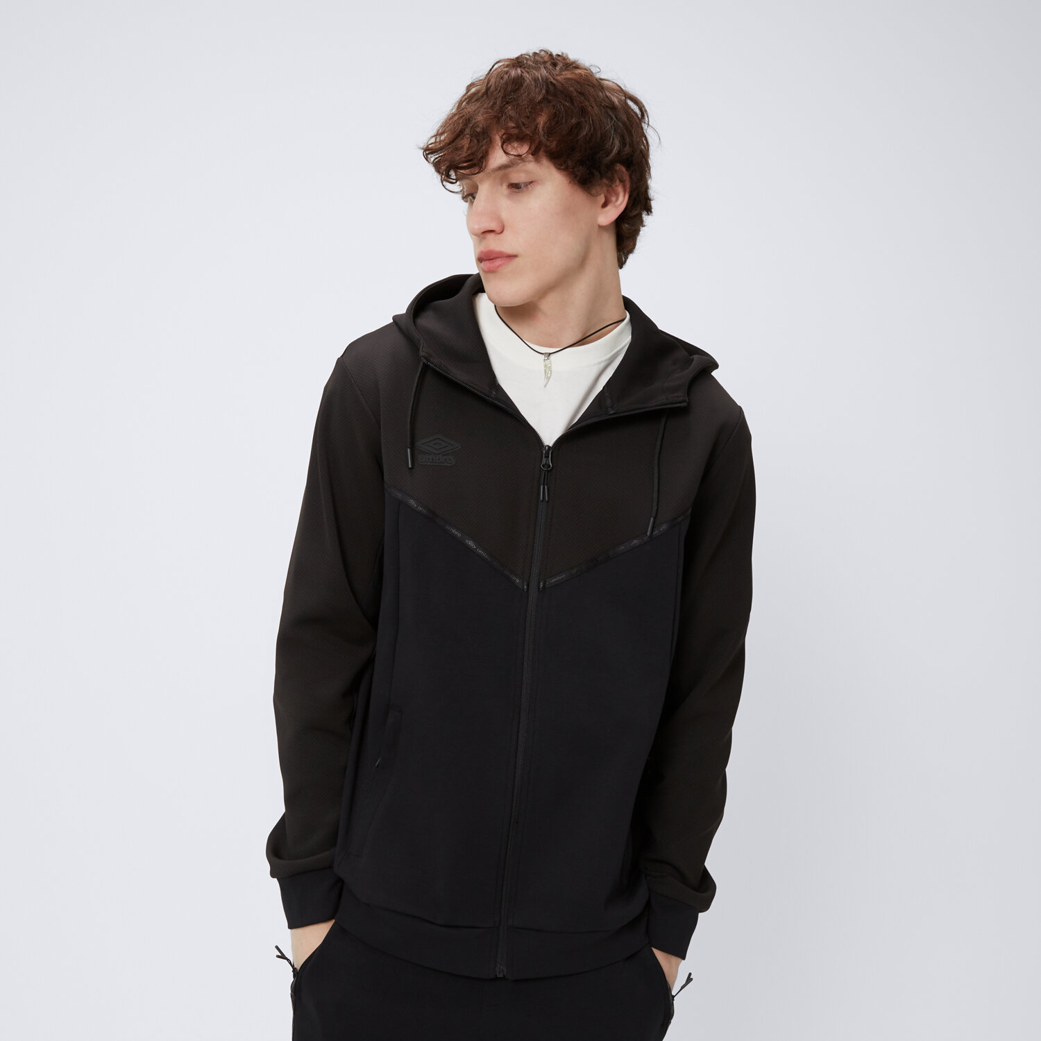 Herren UMBRO SWEATSHIRT MIT REIßVERSCHLUSS   Z KAPTUREM UMBRO FREDO UL124BLM03002 Schwarz