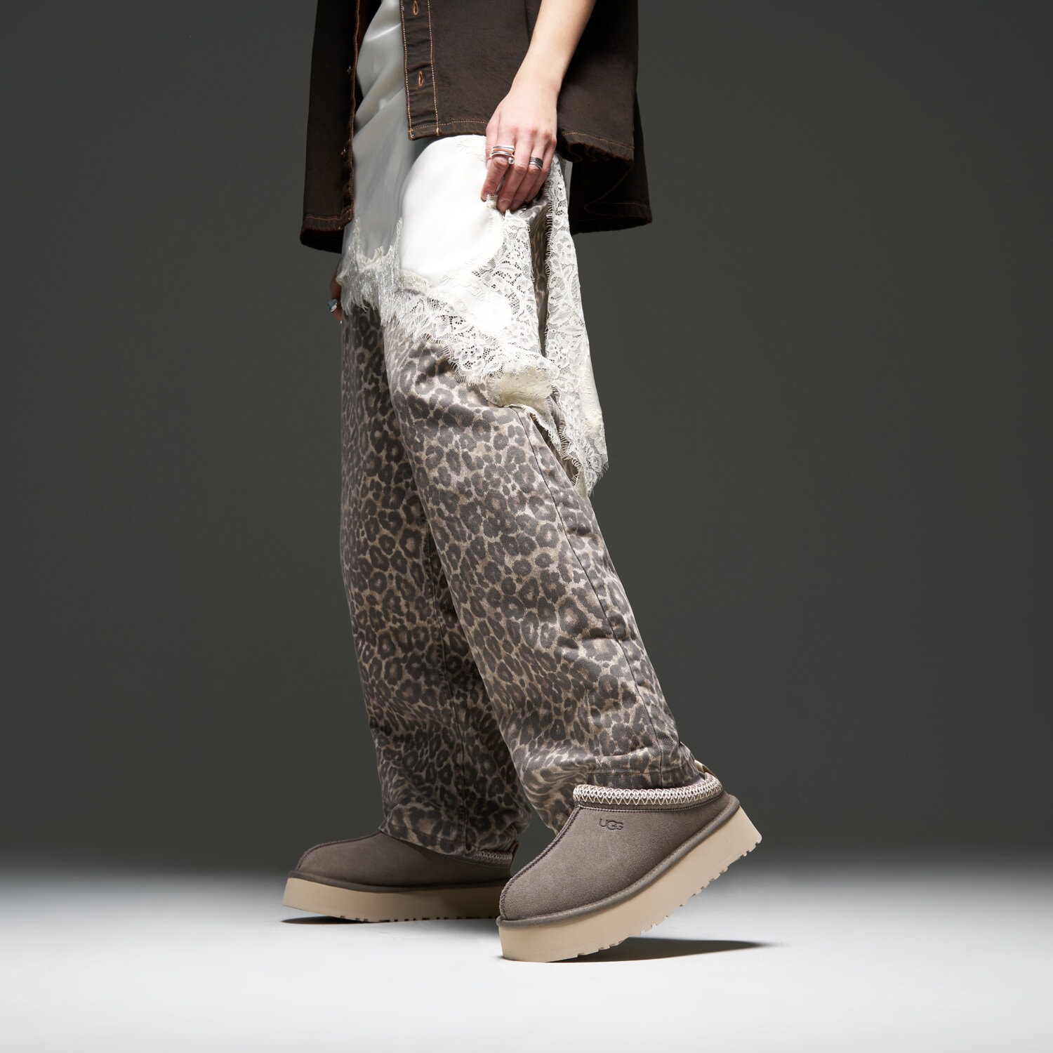 UGG Tazz II Slipper Dried Oregano (Women's) — foto 2