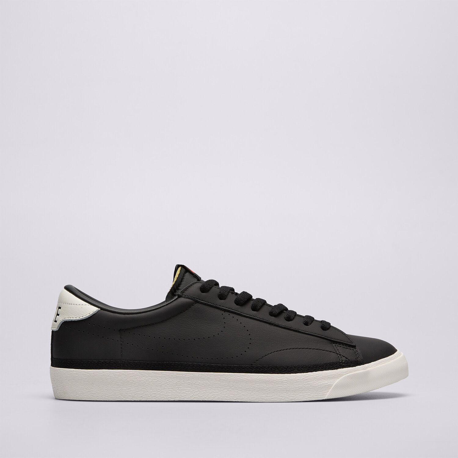 Herren Sneaker NIKE TENNIS CLASSIC AC IO1738-001 Schwarz
