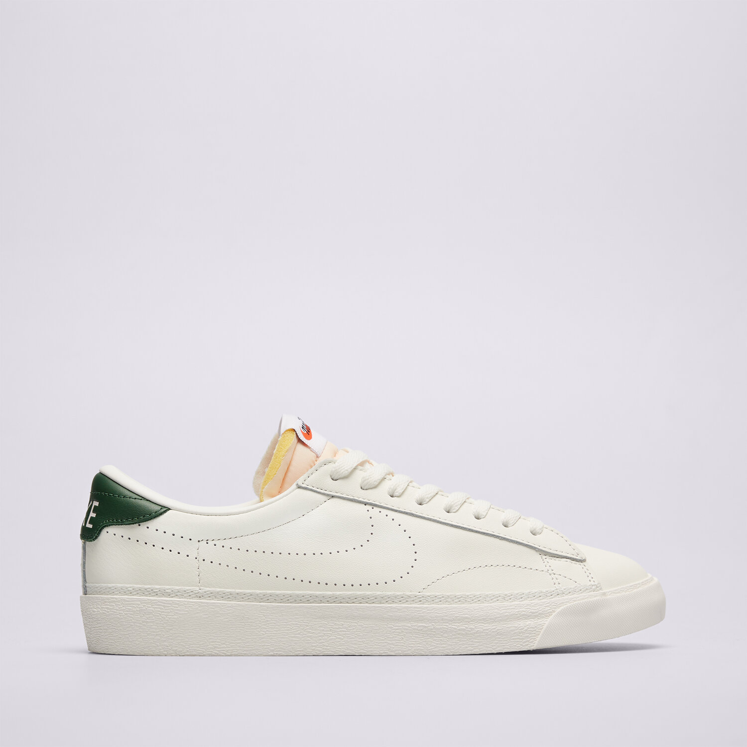 Herren Sneaker NIKE TENNIS CLASSIC AC IO1738-133 Beige