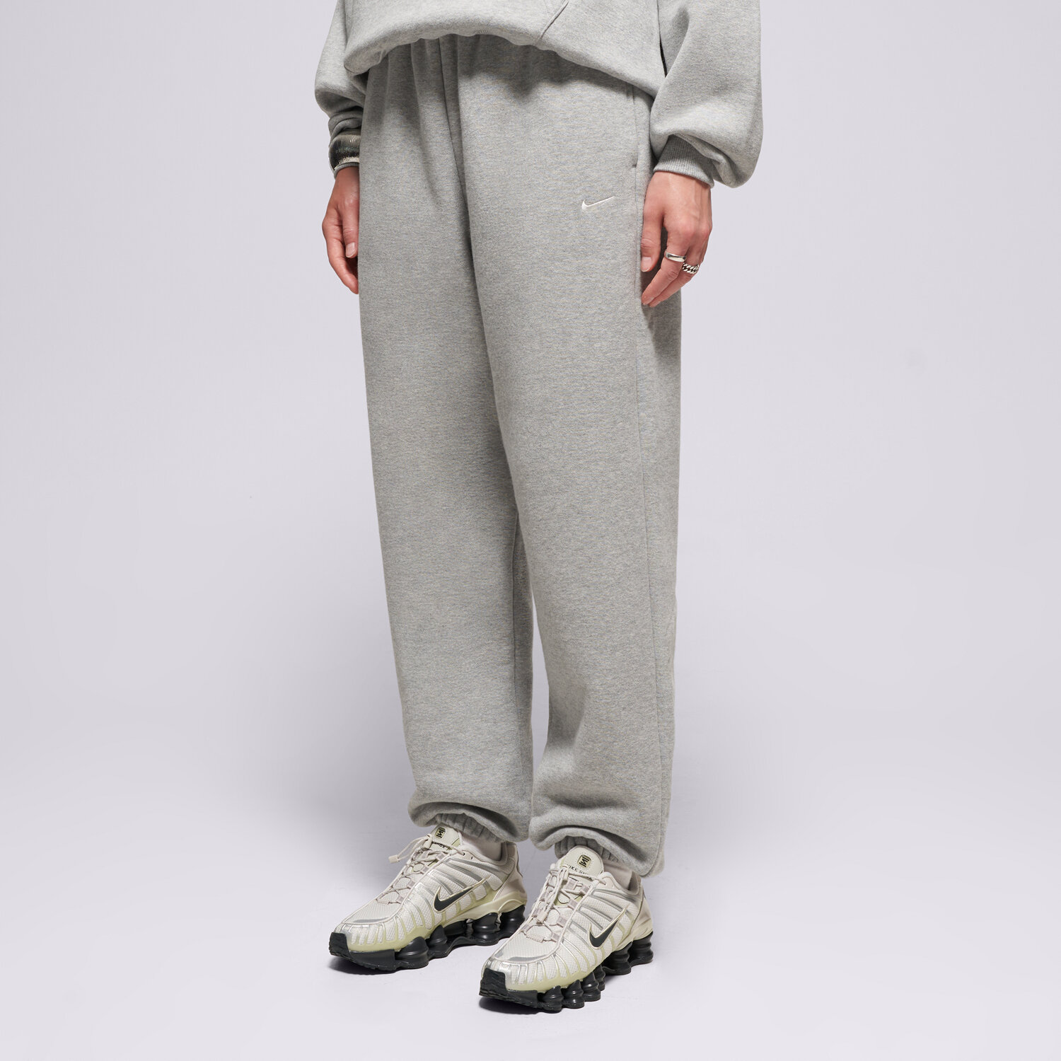 Damen Hosen NIKE HOSE W NK STDO FLC MW HR OS CFF PNT IM8074-063 Grau