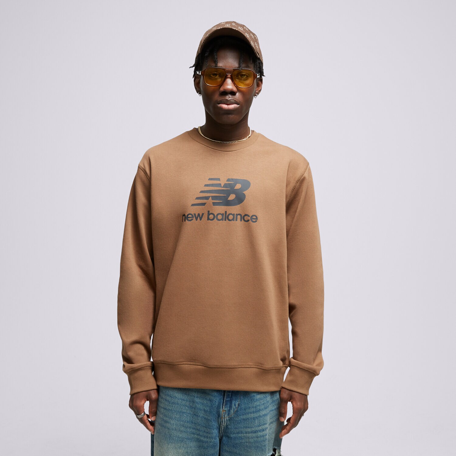 Herren NEW BALANCE SWEATSHIRT ESSENTIALS STACKED LOGO MT31538DHE Braun