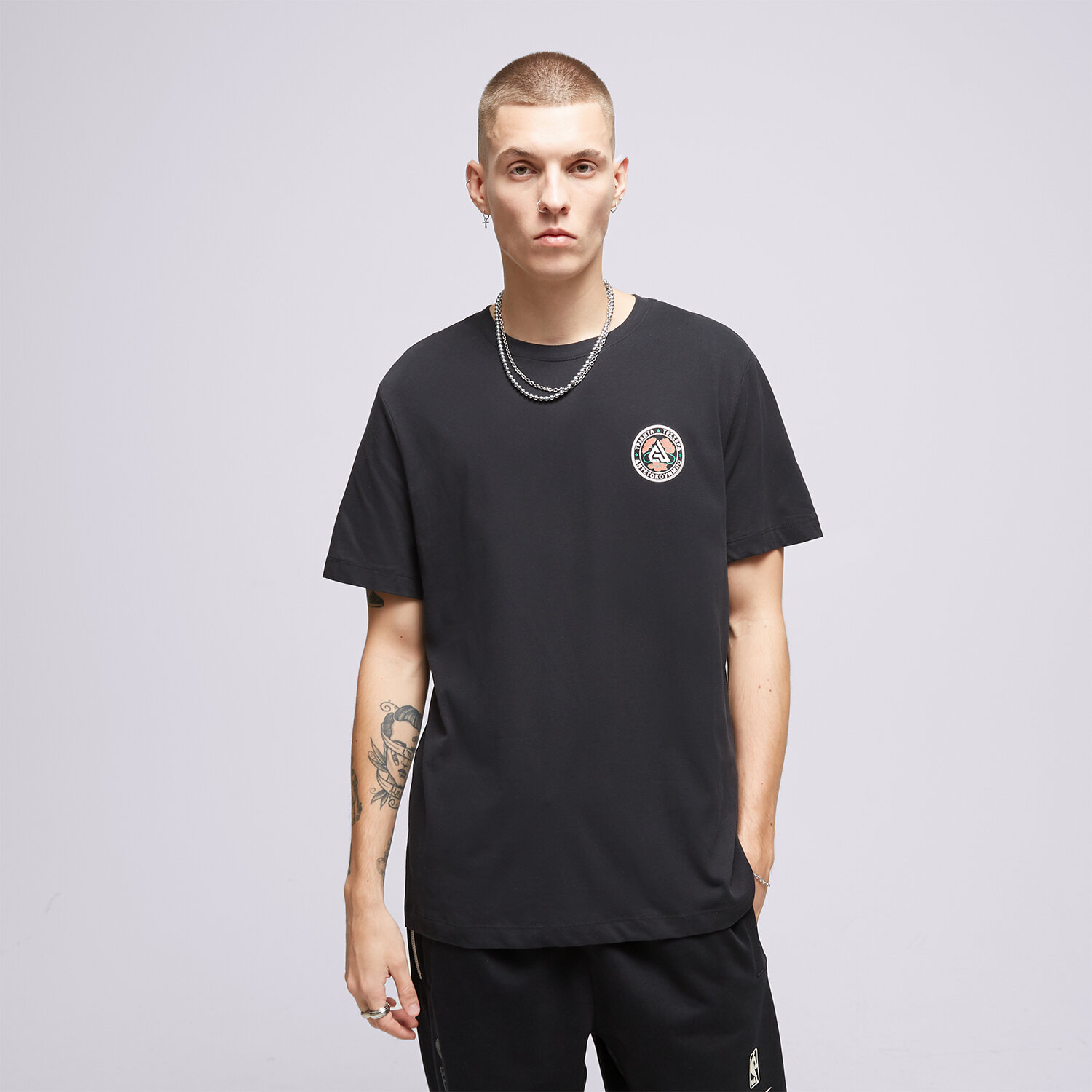 Herren T-Shirt NIKE T-SHIRT GA M NK DF TEE FA23 NBA FJ2316-010 Schwarz