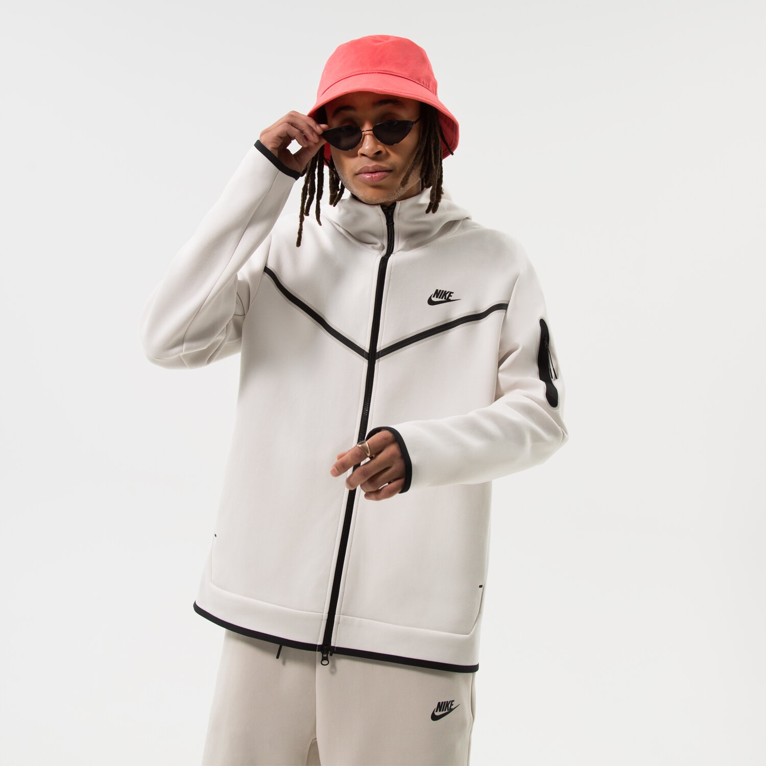 Herren NIKE HOODIE SPORTSWEAR TECH FLEECE CU4489-030 Beige