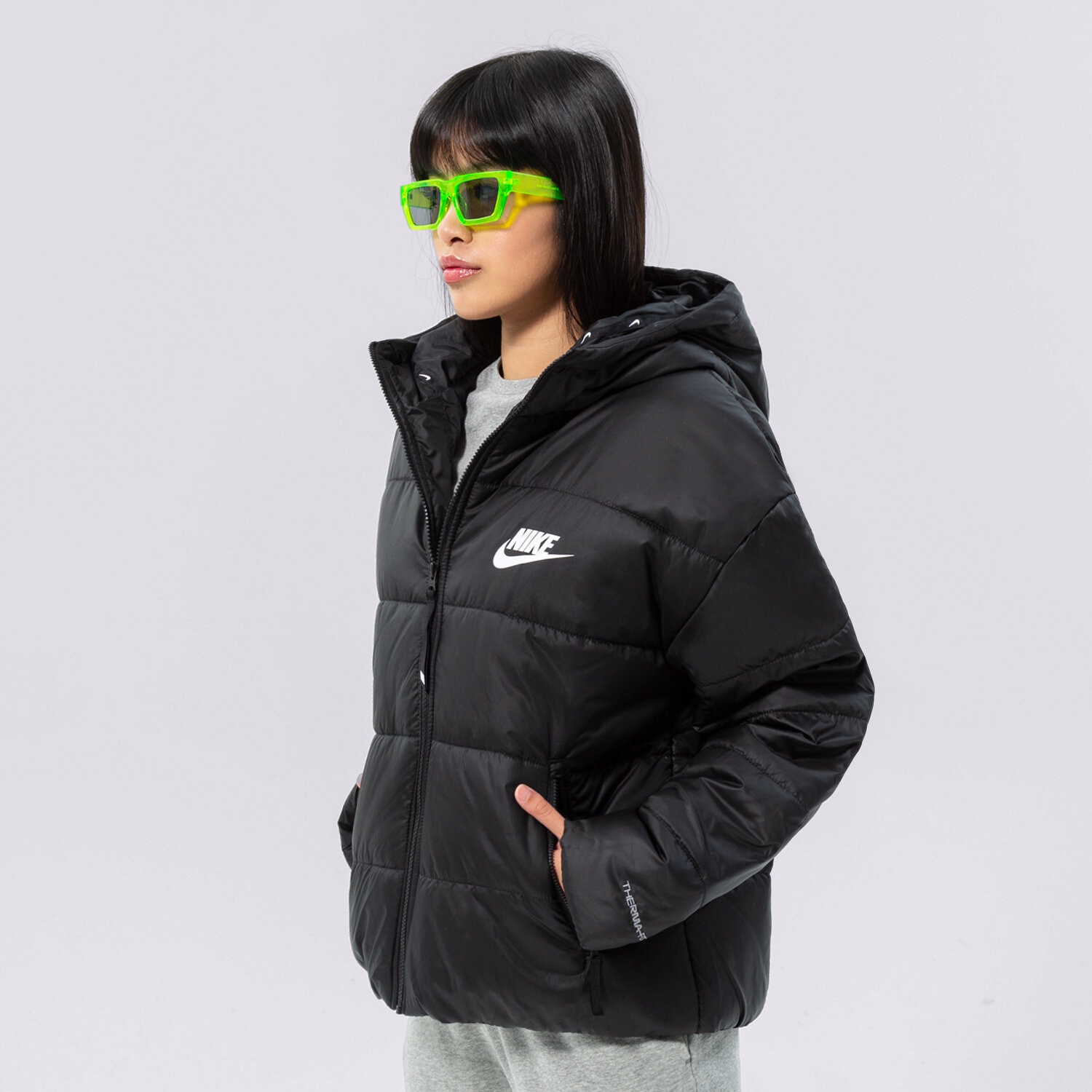 Damen Winterjacke NIKE SWOOSH PADDED JACKET  DX1797-010 Schwarz