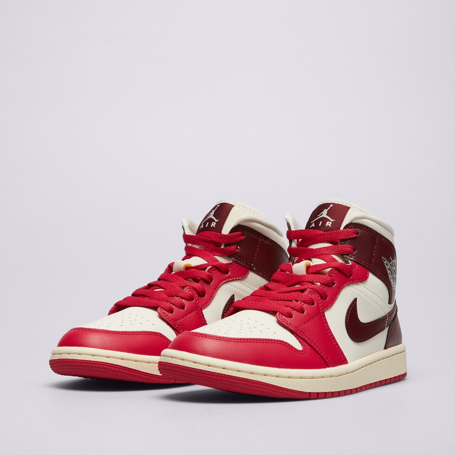 Nike Zapatillas de Casual de mujer AIR JORDAN 1 MID Blanco / Rojo (Women's) — foto 3
