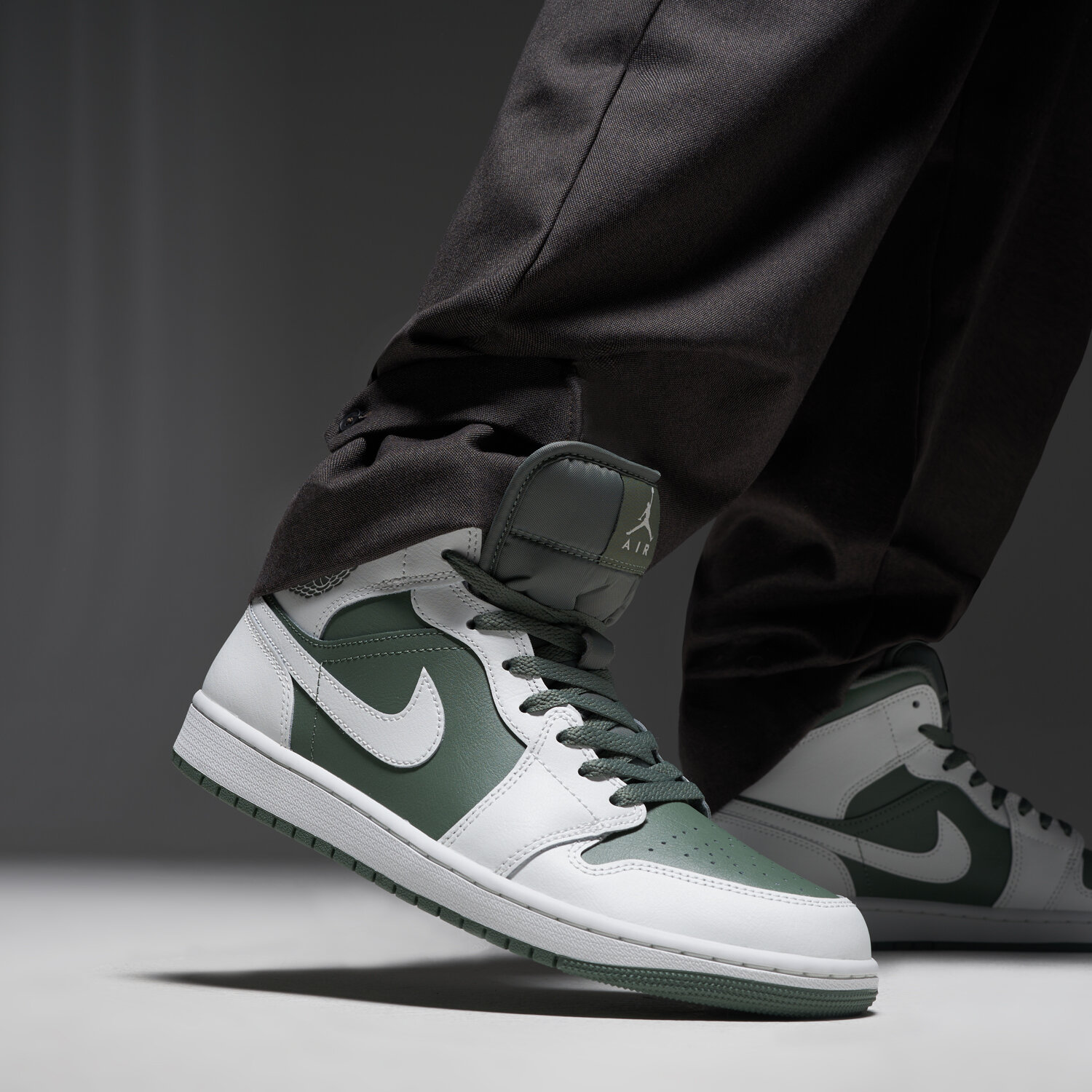 Jordan Zapatillas Casual de hombre AIR 1 MID Blanco / Verde — photo 2