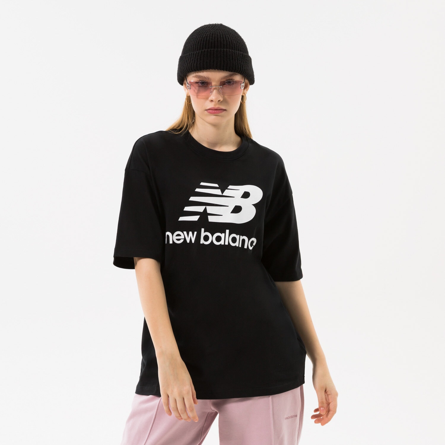 Damen T-Shirt NEW BALANCE T-SHIRT ESSENTIALS STACKED LOGO WT03519BK Schwarz