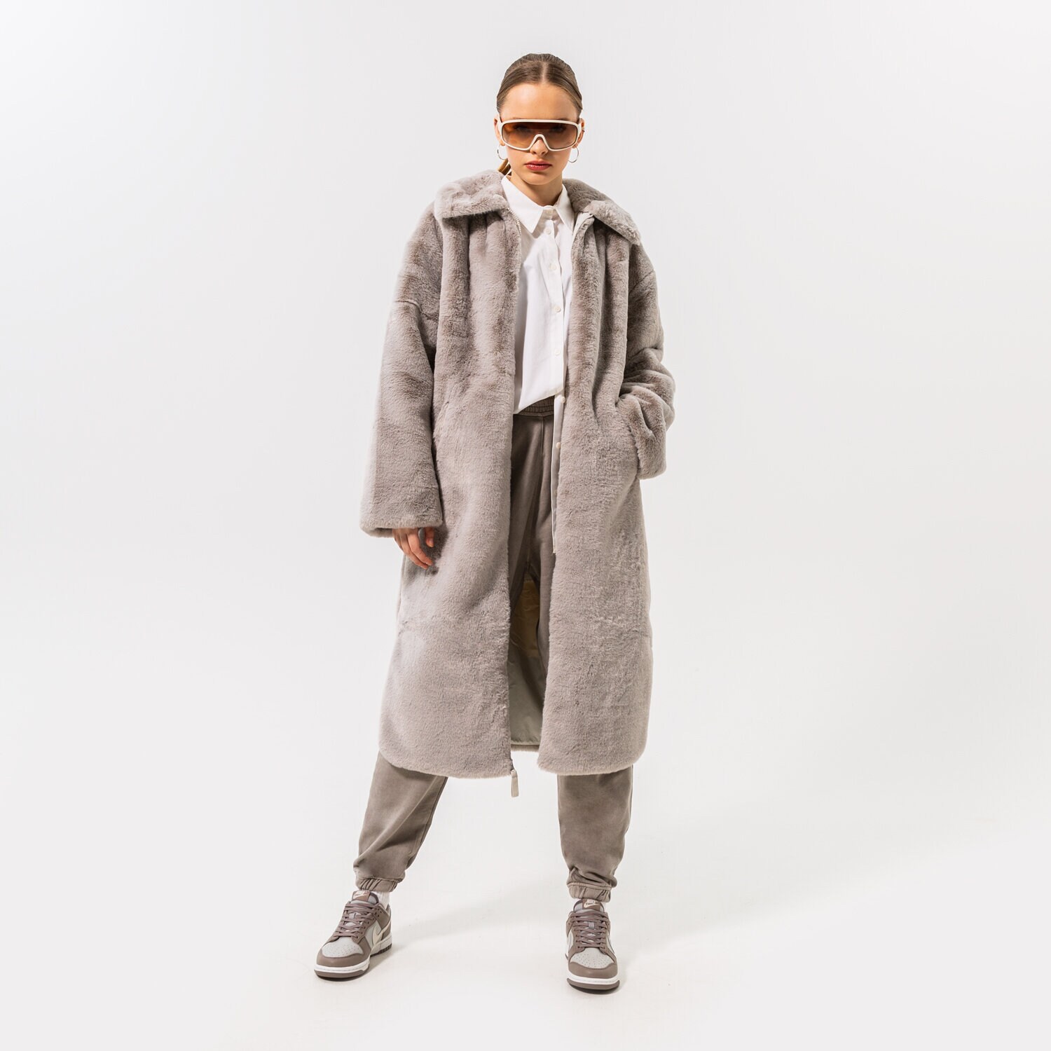 Damen Winterjacke NIKE JACKE WINTER W NSW FX FUR GFX AOP LNG JKT DQ6838-012 Grau