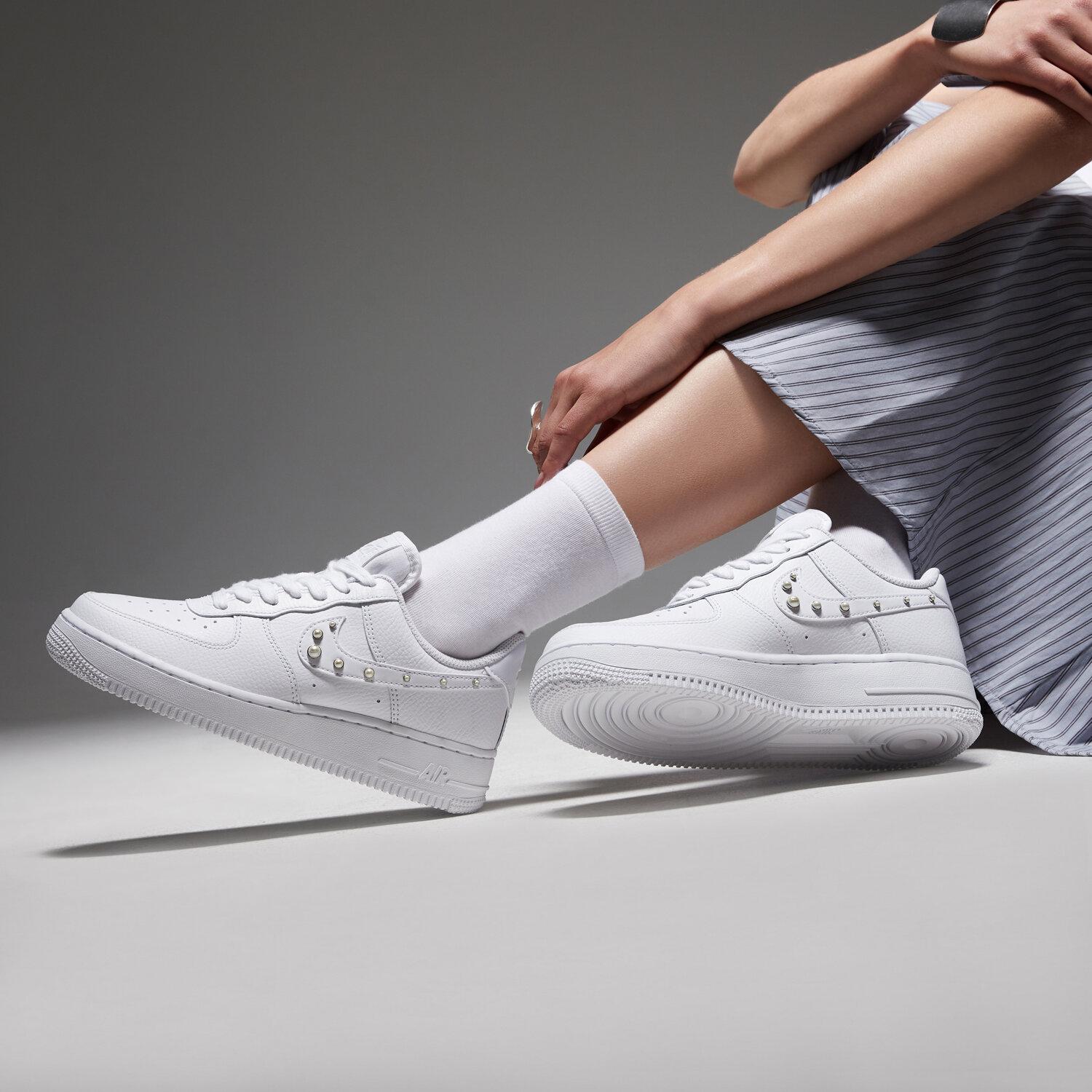 Nike Air Force 1 Low '07 White Pearl Swoosh (Women's) — foto 2