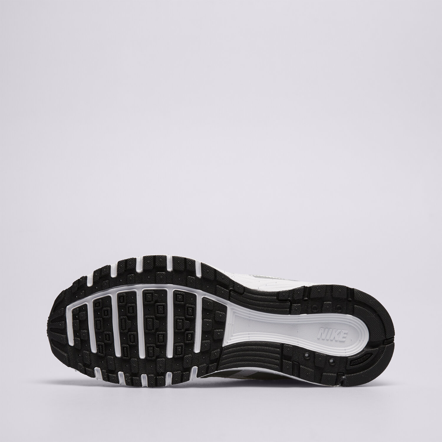 Nike P-6000 BG SE TECH UNISEX - Zapatillas - white/black/metallic silver — foto 7