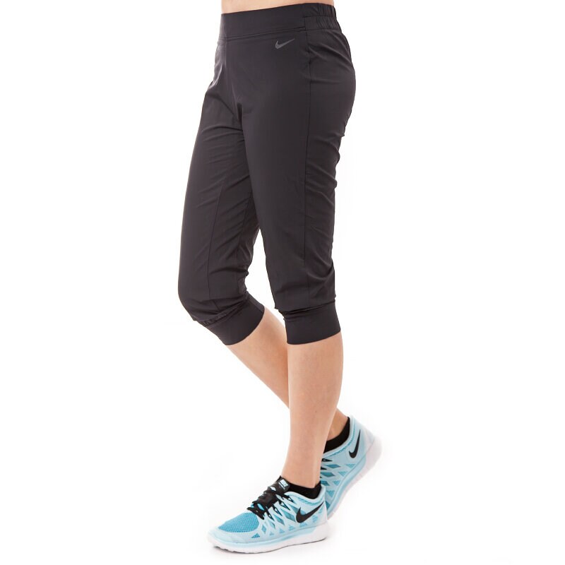 Damen Hosen NIKE HOSE WOVEN BLISS CAPRI 642528010 Schwarz