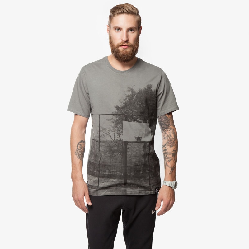 Herren T-Shirt NIKE T-SHIRTAF1 BROOKLYN COURT 689190037 Grau