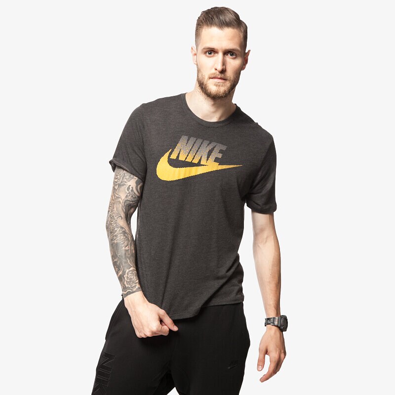 Herren T-Shirt NIKE T-SHIRT TEE-OVRSZE SPECK SPECKLE FUTURA 684133032 Schwarz