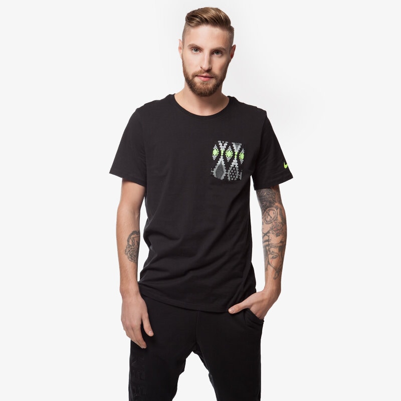 Herren T-Shirt NIKE T-SHIRT SNEAKER TRIBE PKT 715412010 Schwarz