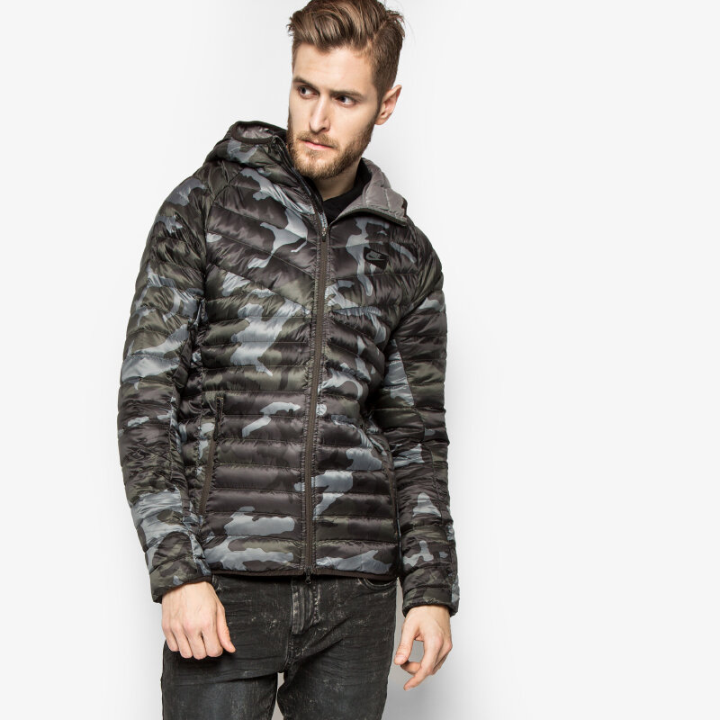 Herren Winterjacke NIKE JACKE GUILD 550 JKT-HD PRNT 678281037 Schwarz