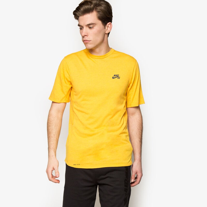 Herren T-Shirt NIKE T-SHIRT SB SKYLINE DFC GRAPHIC SS CREW 745252751 Gelb