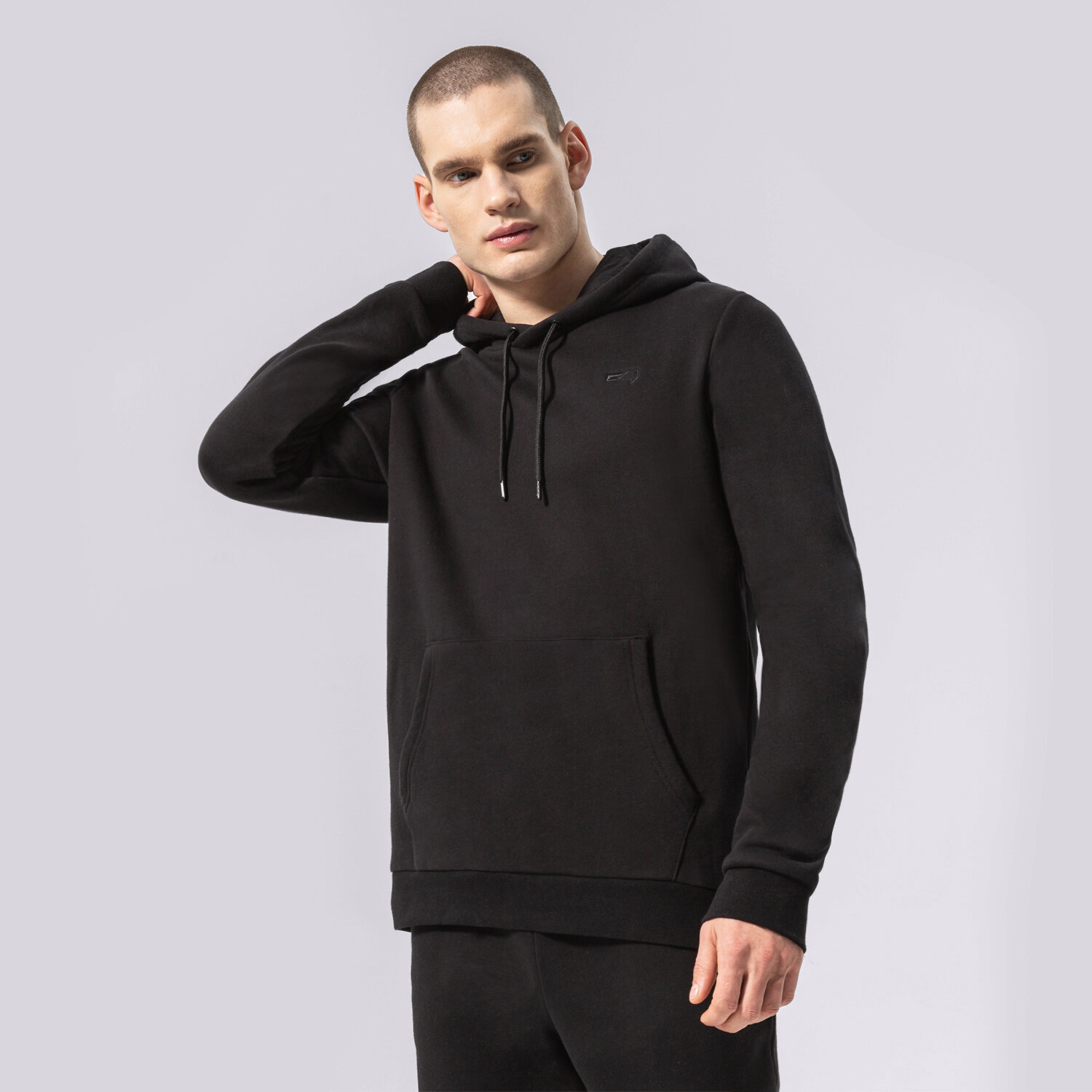 Herren CONFRONT HOODIE ESSENTIAL CF122BLM91001 Schwarz