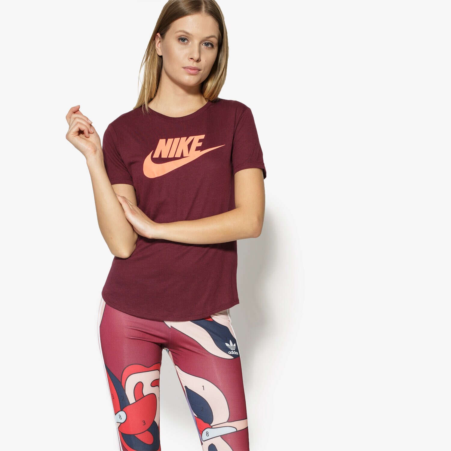 Damen T-Shirt NIKE T SHIRT-TEE-ICON FUTURA 718603681 Dunkelrot
