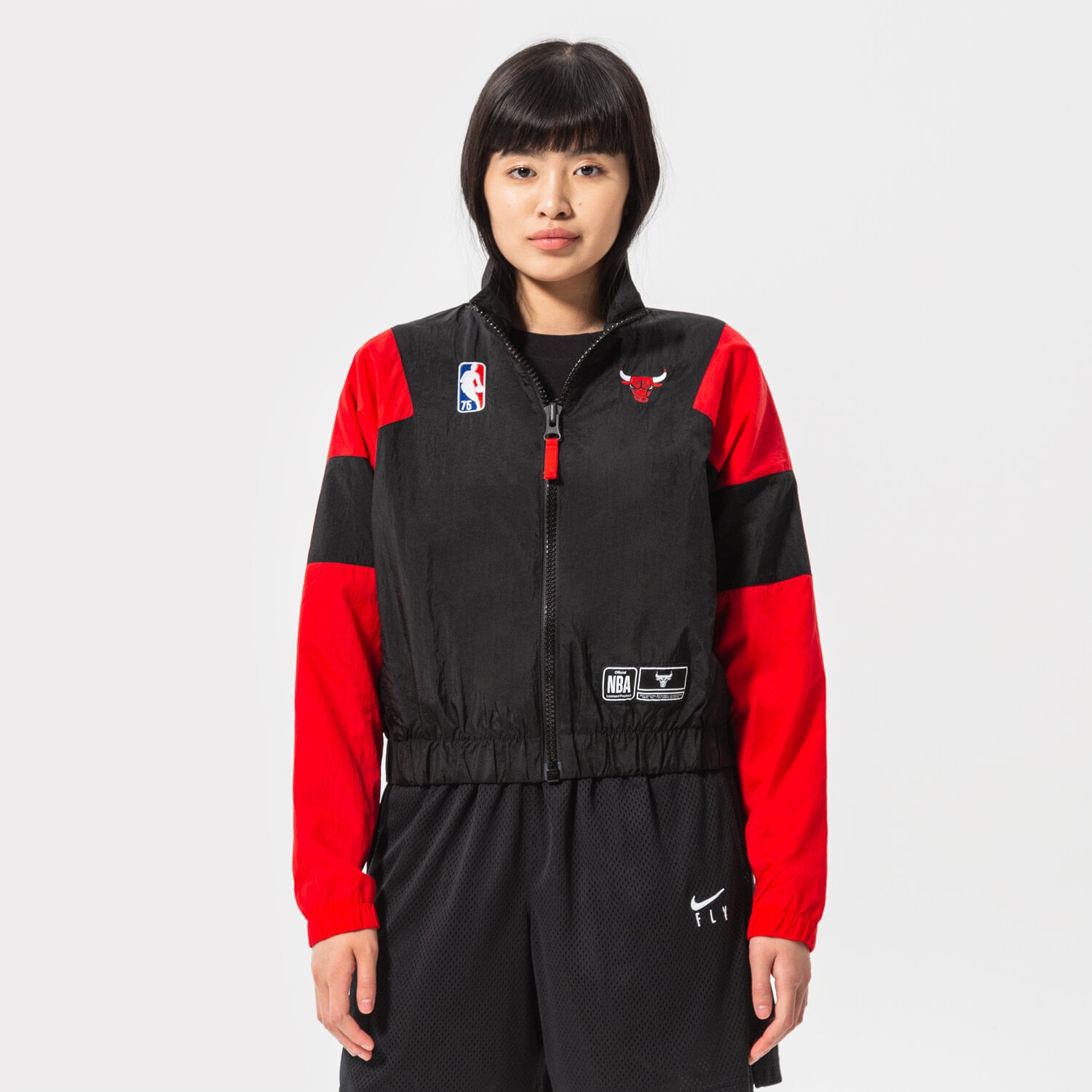 Damen NIKE SWEATSHIRT MIT REIßVERSCHLUSS CHI W NK JKT LTWT CTS T DH8629-010 Schwarz