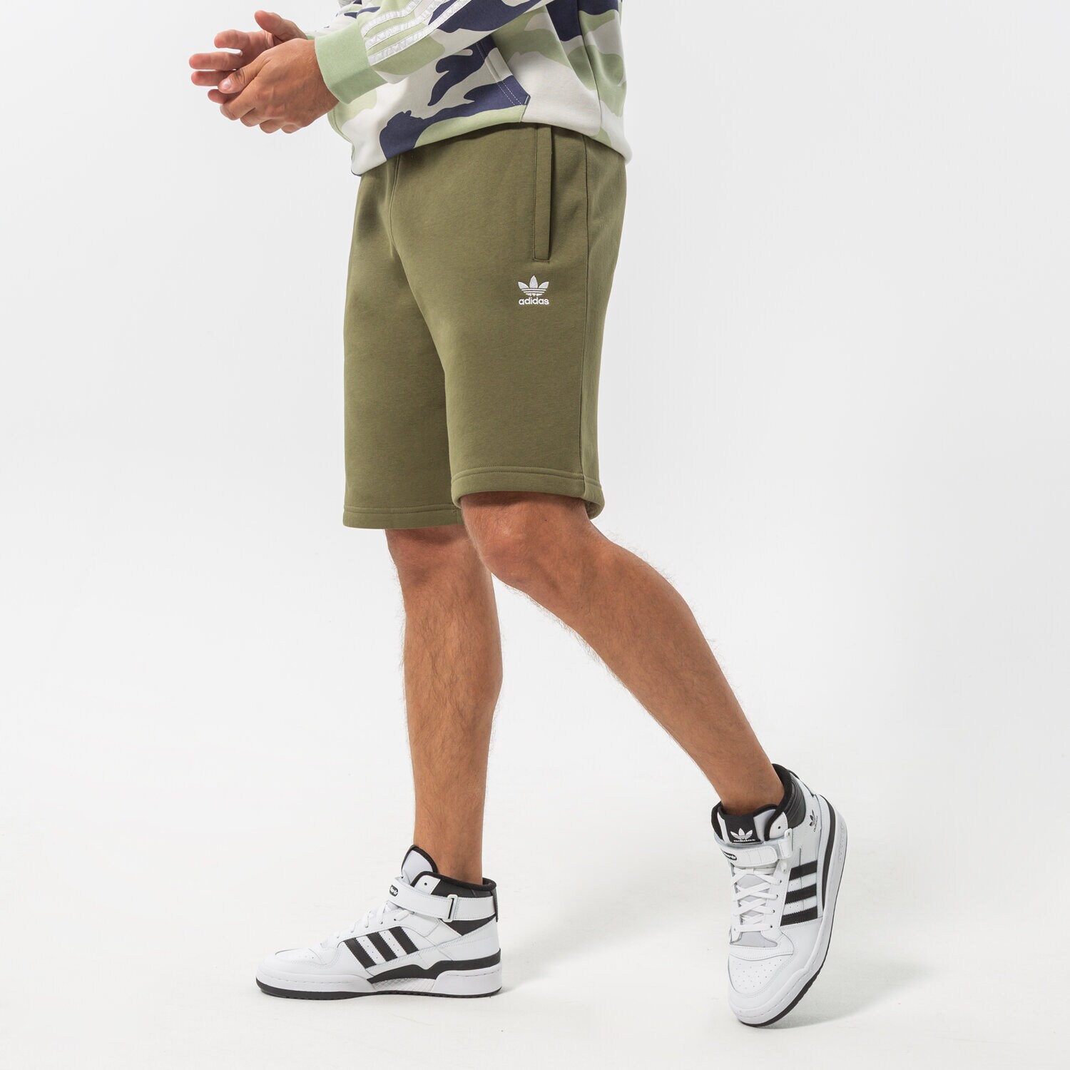 Herren Shorts ADIDAS SHORTS ESSENTIAL SHORT H65677 Khaki