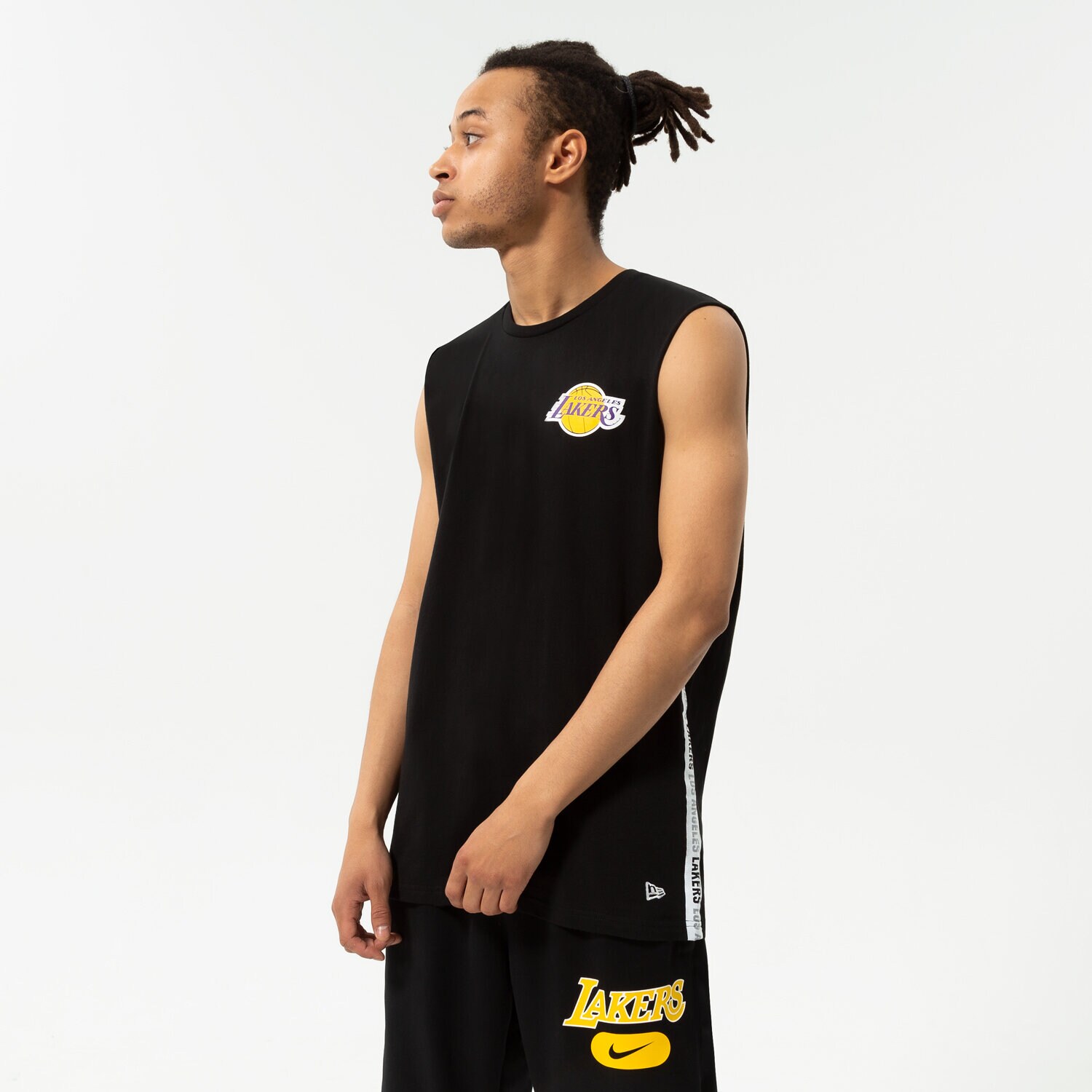 Herren Hosen NEW ERA TANK NBA LEFT CHST LOGO LAKERS BLK 13083912 Schwarz