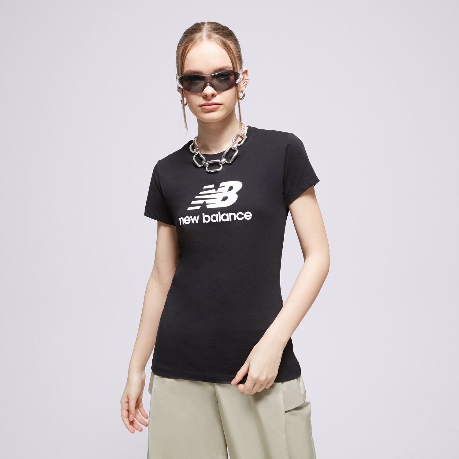 Damen T-Shirt NEW BALANCE T-SHIRT NB ESSENTIALS STACKET LOGO TEE WT31546BK Schwarz