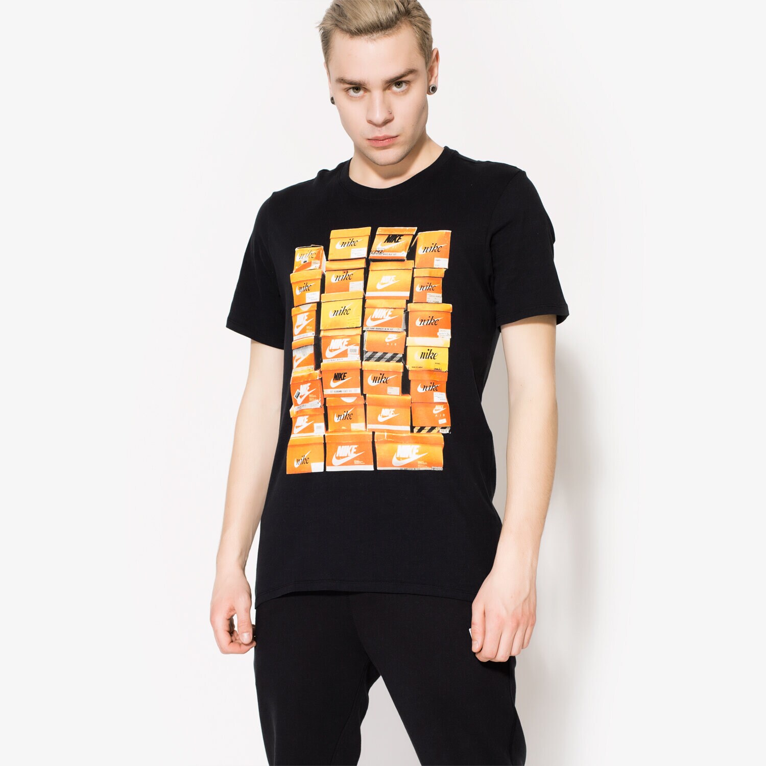 Herren T-Shirt NIKE T-SHIRT SS TEE VINT SHOEBOX 834636010 Schwarz