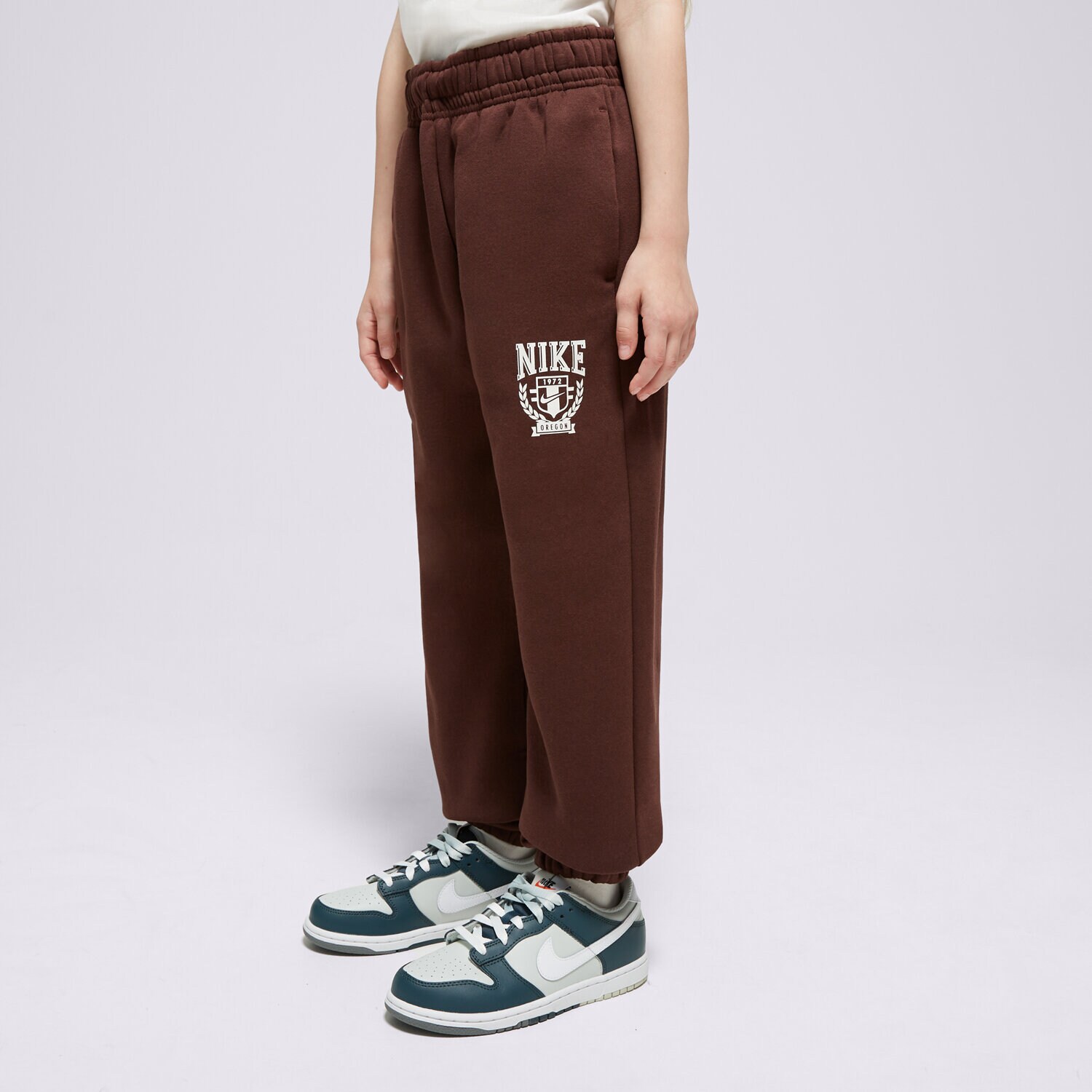 Kinder Hosen NIKE HOSE G NSW TREND FLC CF PANT GIRL FZ4720-227 Braun