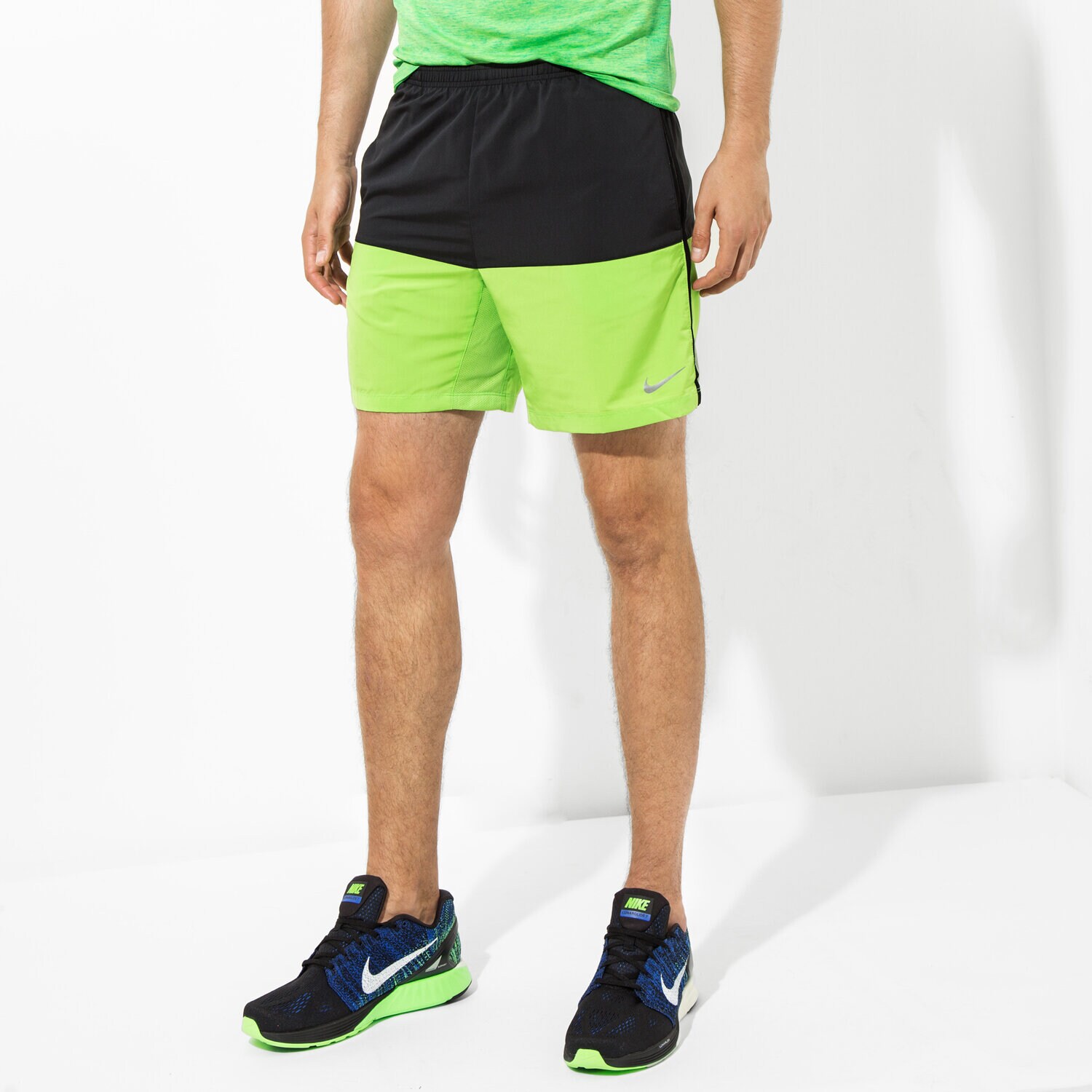 NIKE SHORTS 7 DISTANCE SHORT Schwarz 642807026 Sizeer