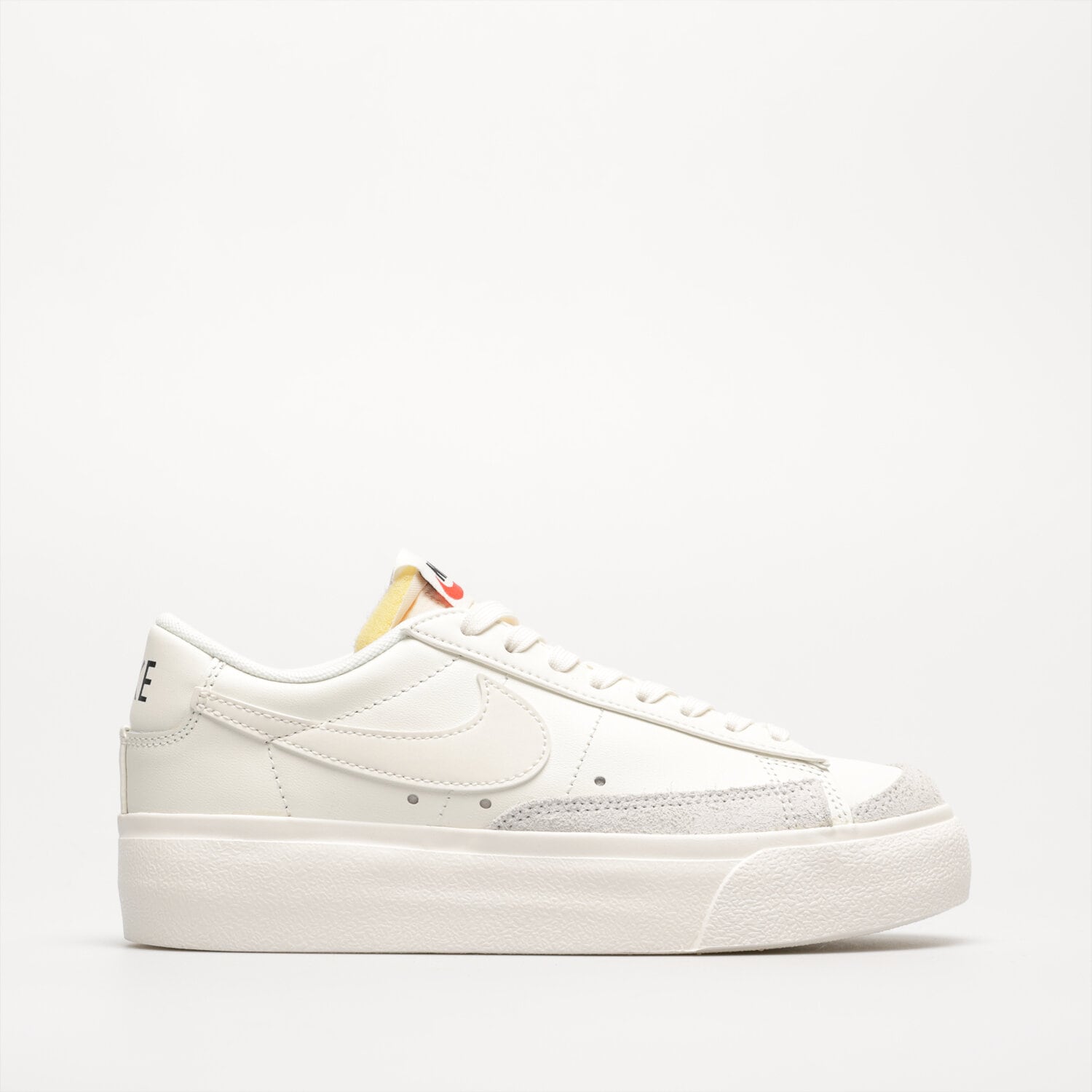 Damen Sneaker NIKE BLAZER LOW PLATFORM DJ0292-105 Weiß