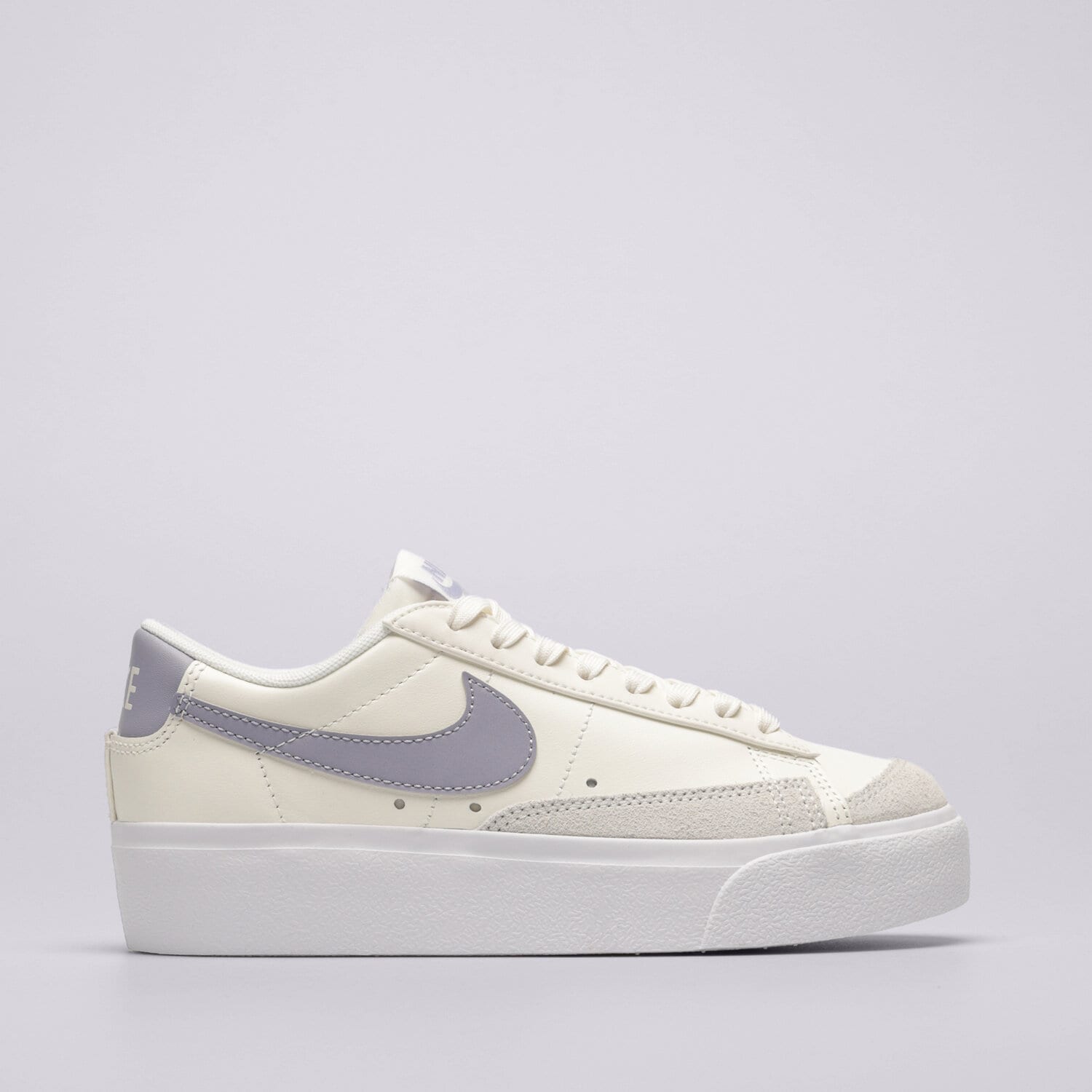 Damen Sneaker NIKE W BLAZER LOW PLATFORM DJ0292-110 Weiß