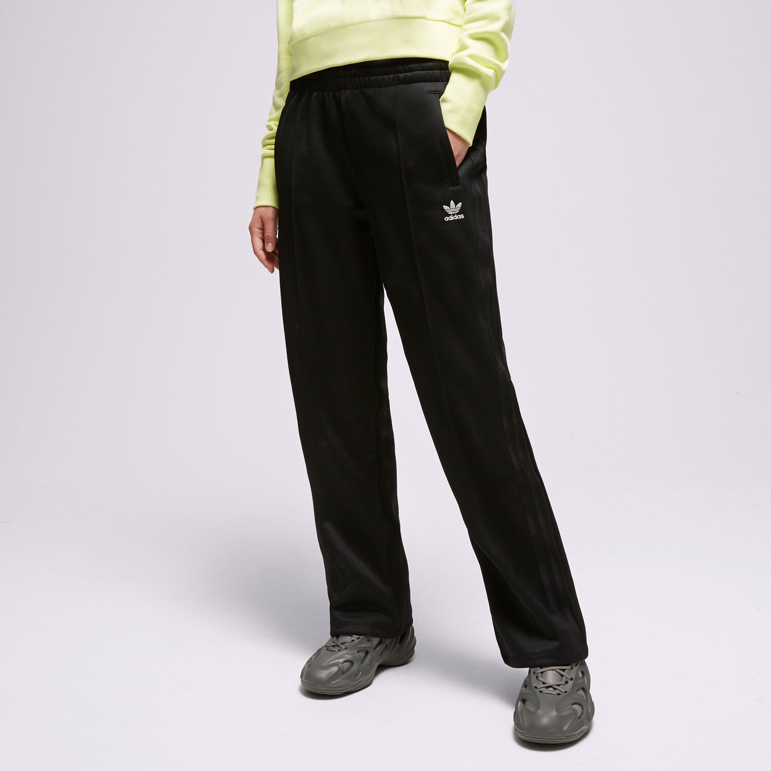 Damen Hosen ADIDAS HOSE OVRRSIZED SST IK6505 Schwarz