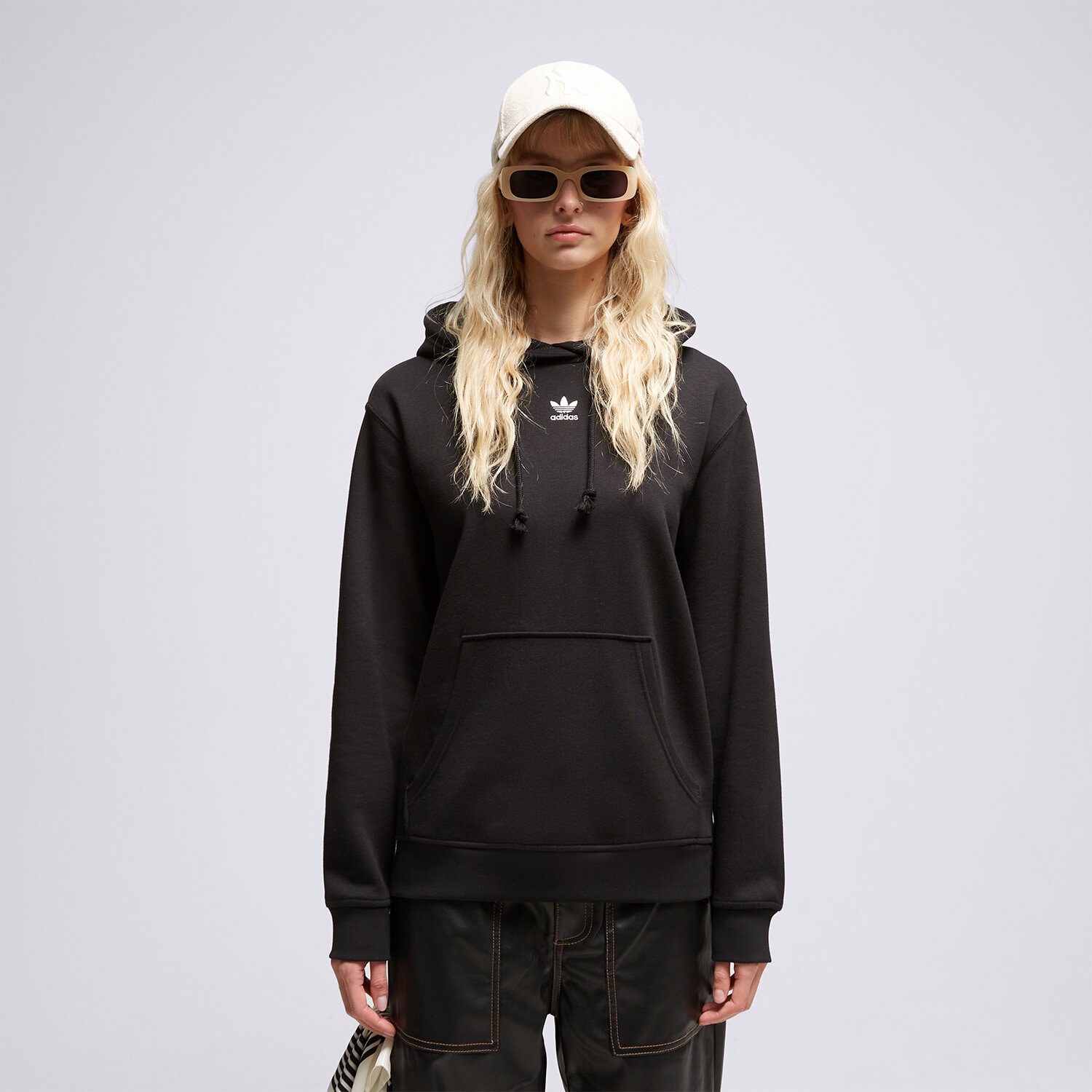 Damen ADIDAS SWEATSHIRT Z KAPTUREM  IA6420 Schwarz