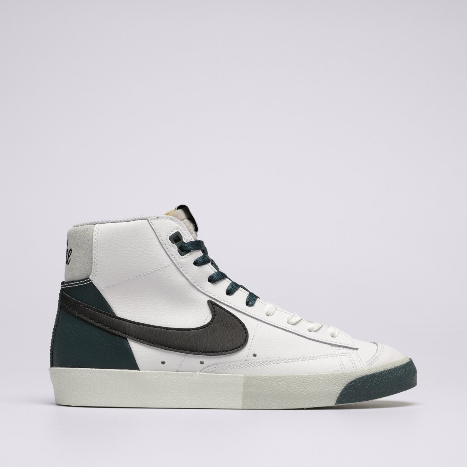 Herren Sneaker NIKE BLAZER MID '77 PREMIUM FB8889-100 Weiß