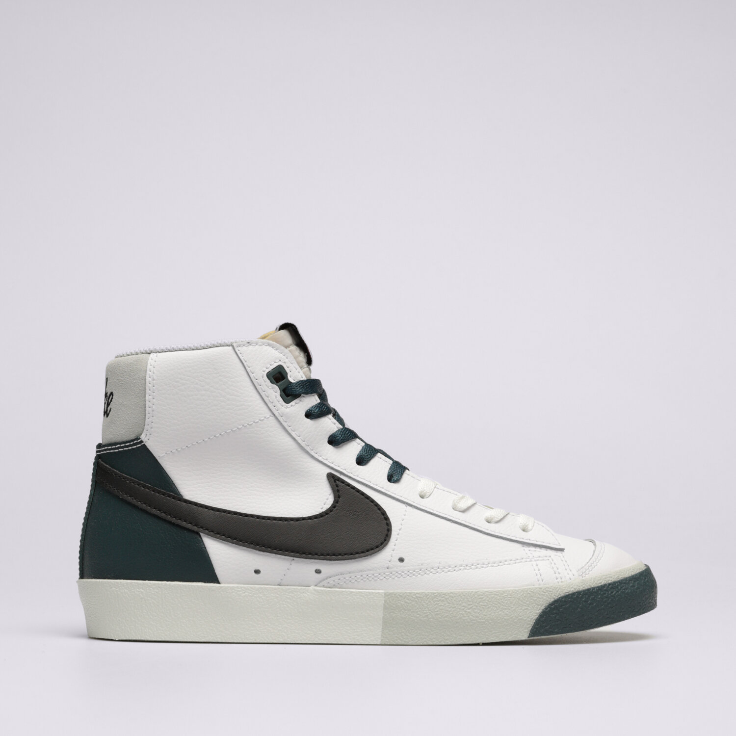 Herren Sneaker NIKE BLAZER MID '77 PREMIUM FB8889-100 Weiß