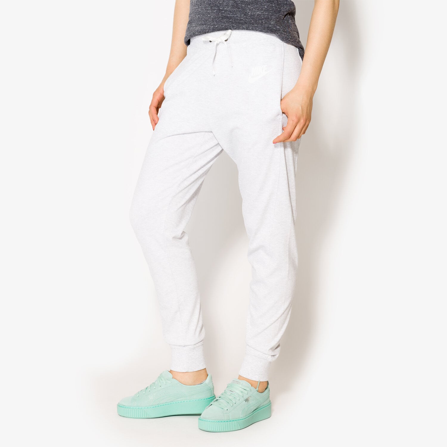 Damen Hosen NIKE HOSE W NSW GYM CLC PANT 854957051 Grau