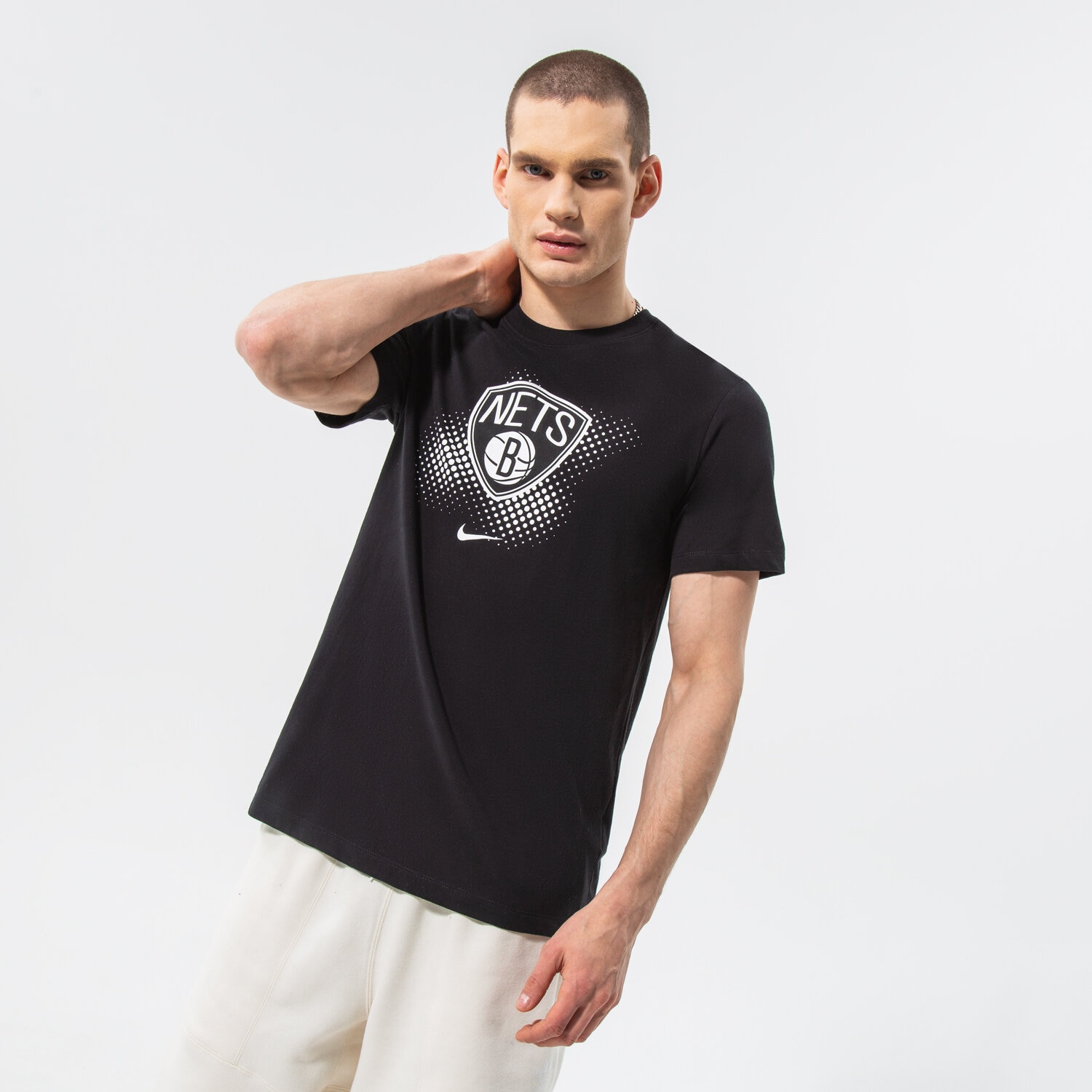 Herren T-Shirt NIKE T-SHIRT BKN M NK DF ES FTPK LGO SS TEE NBA DH7067-010 Schwarz