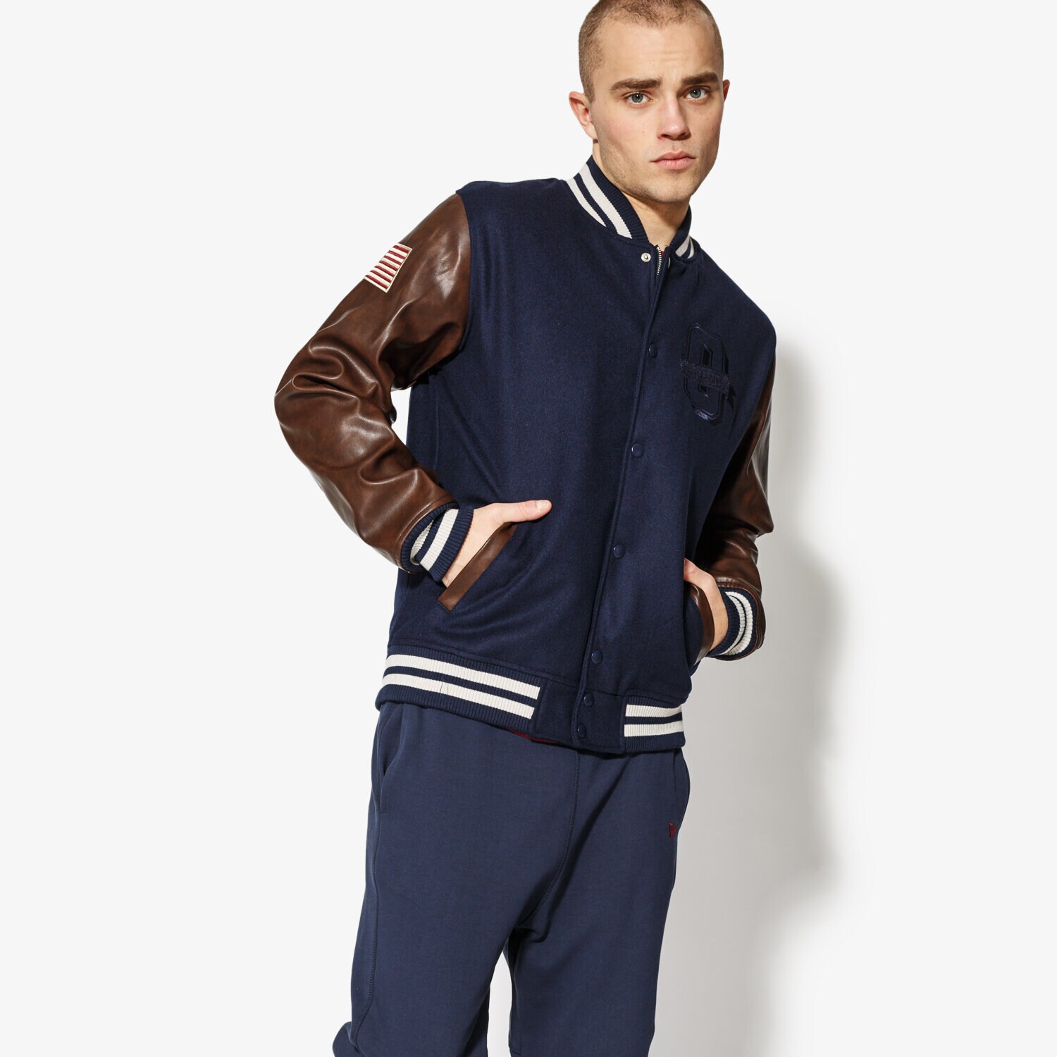 Herren Übergangsjacke NEW ERA JACKE WORLD HOOD VARSITY NEW ERA NIGHT SHIFT NAVY 11517682 Dunkelblau