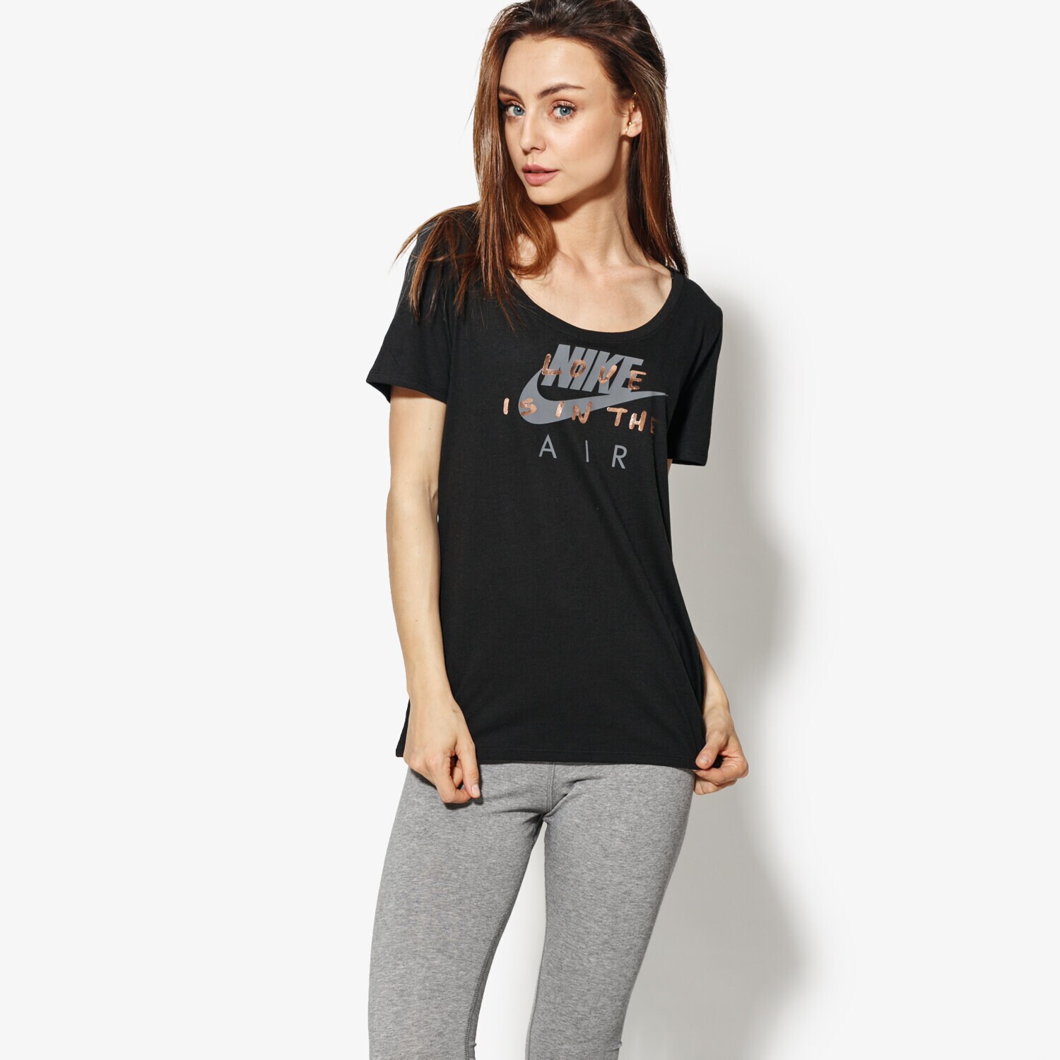 Damen T-Shirt NIKE T-SHIRT SS W NSW TEE LOVE AIR SCOOP AJ1315-010 Schwarz