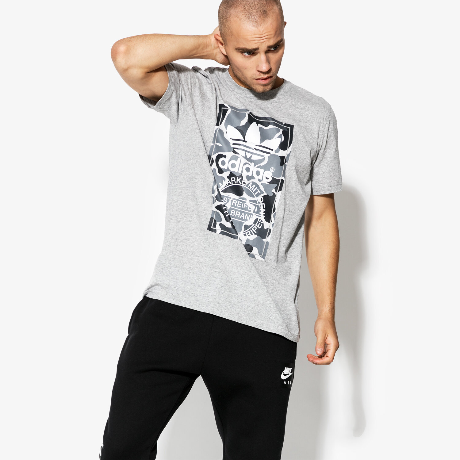 Herren T-Shirt ADIDAS T SHIRT CAMO LABEL TEE GRAPHICS DH4770 Grau