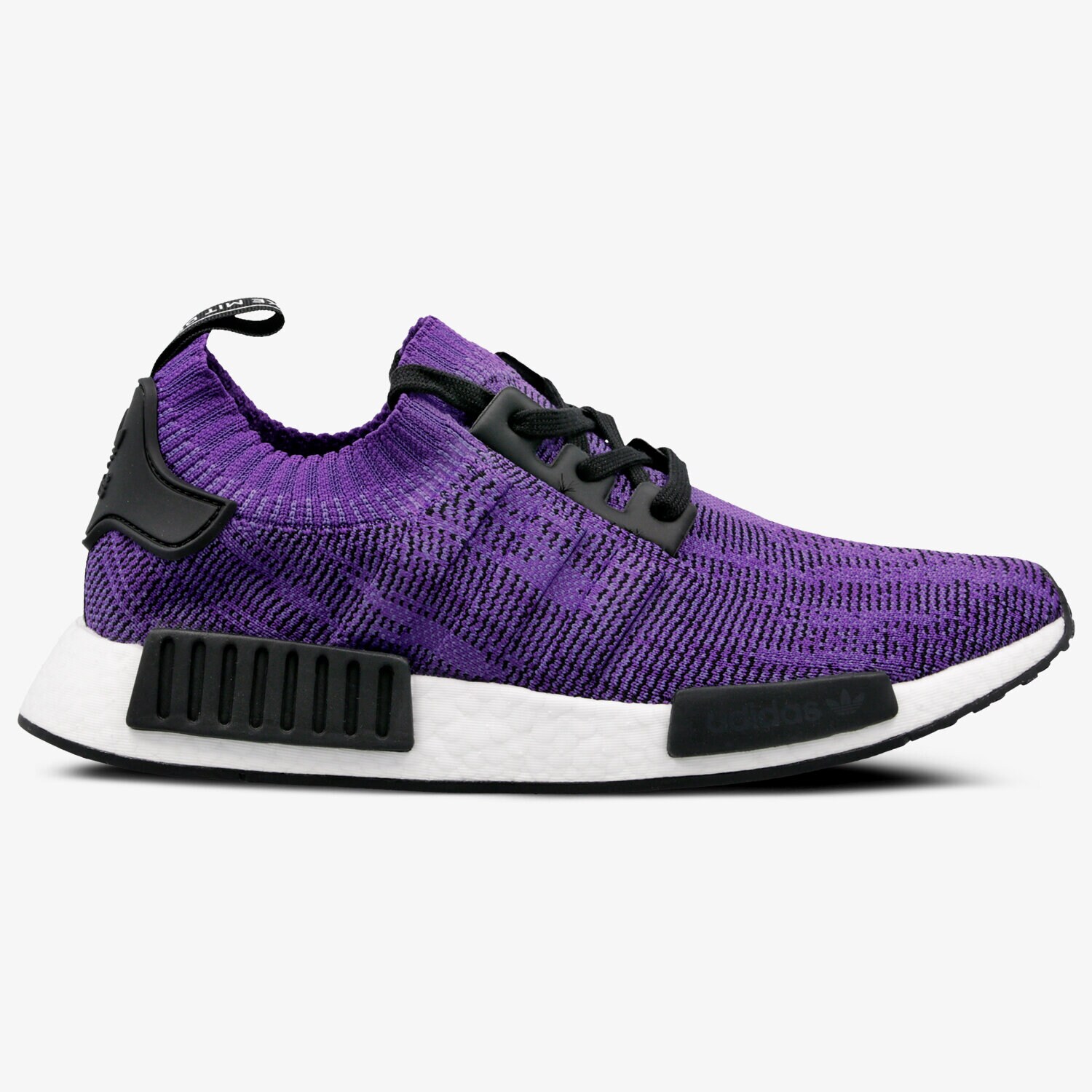 B37627 adidas 2025