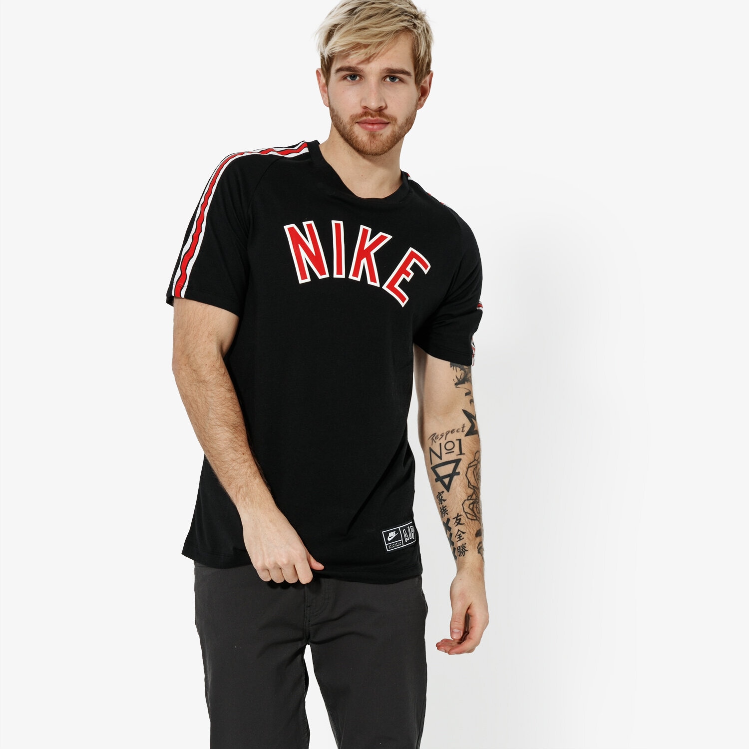 Herren T-Shirt NIKE T-SHIRT SS M NSW TEE CLTR NIKE AIR 5 SPORTSWEAR AR5178-010 Schwarz