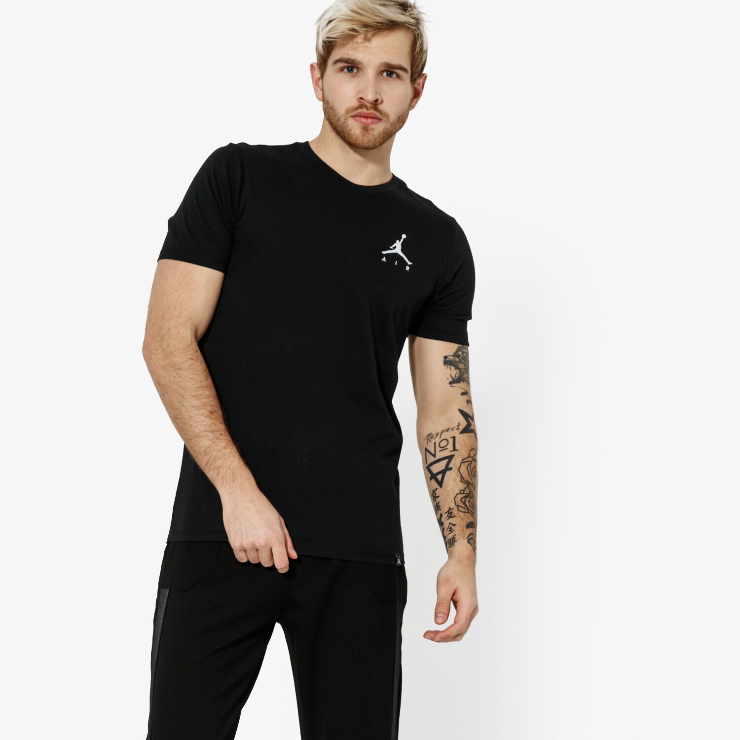 Herren T-Shirt JORDAN T-SHIRT SS M JSW TEE JMPMN AIR EMBRD JORDAN OFF CRT B AH5296-010 Schwarz