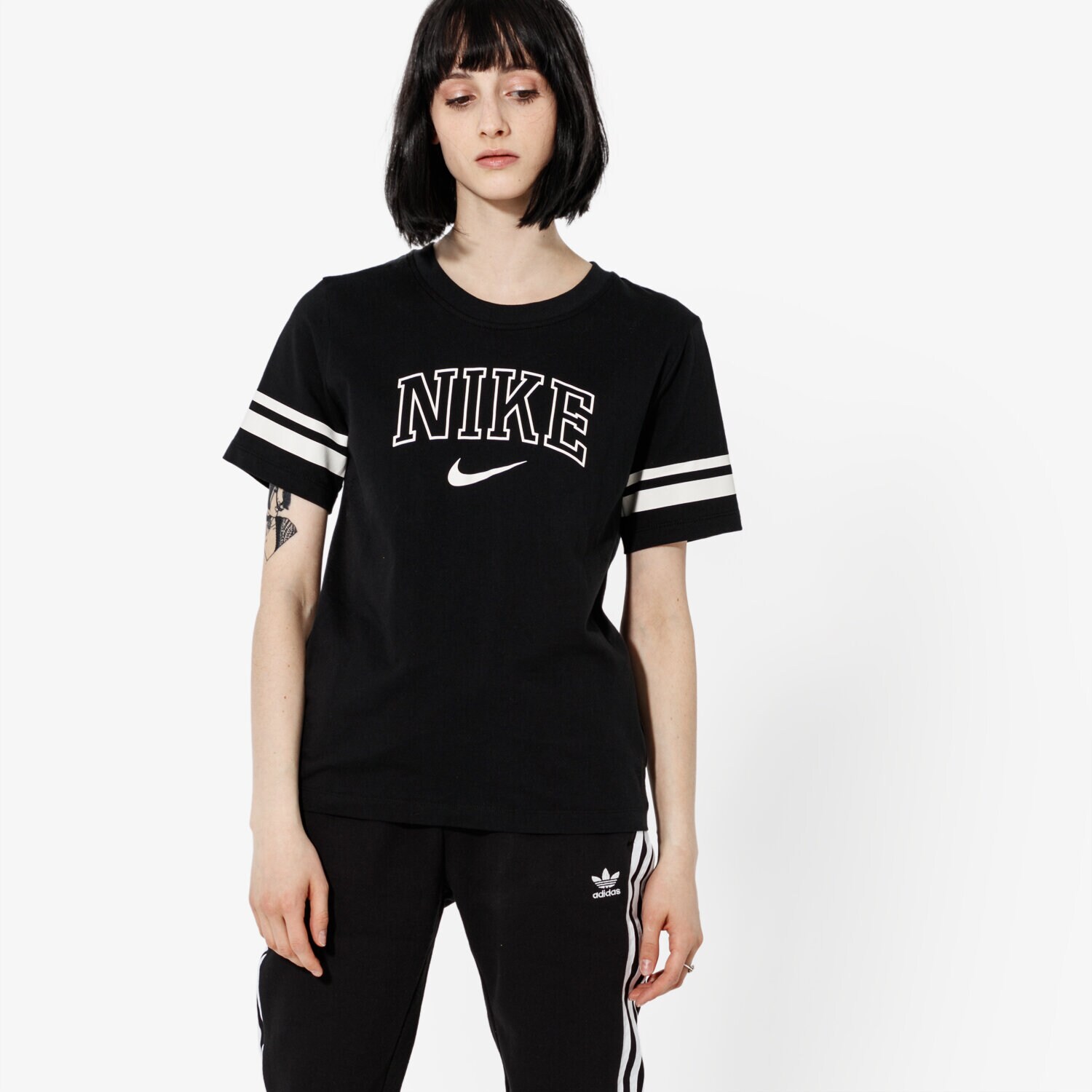 Damen T-Shirt NIKE T-SHIRT SS W NSW SS VRSTY AR3769-010 Schwarz