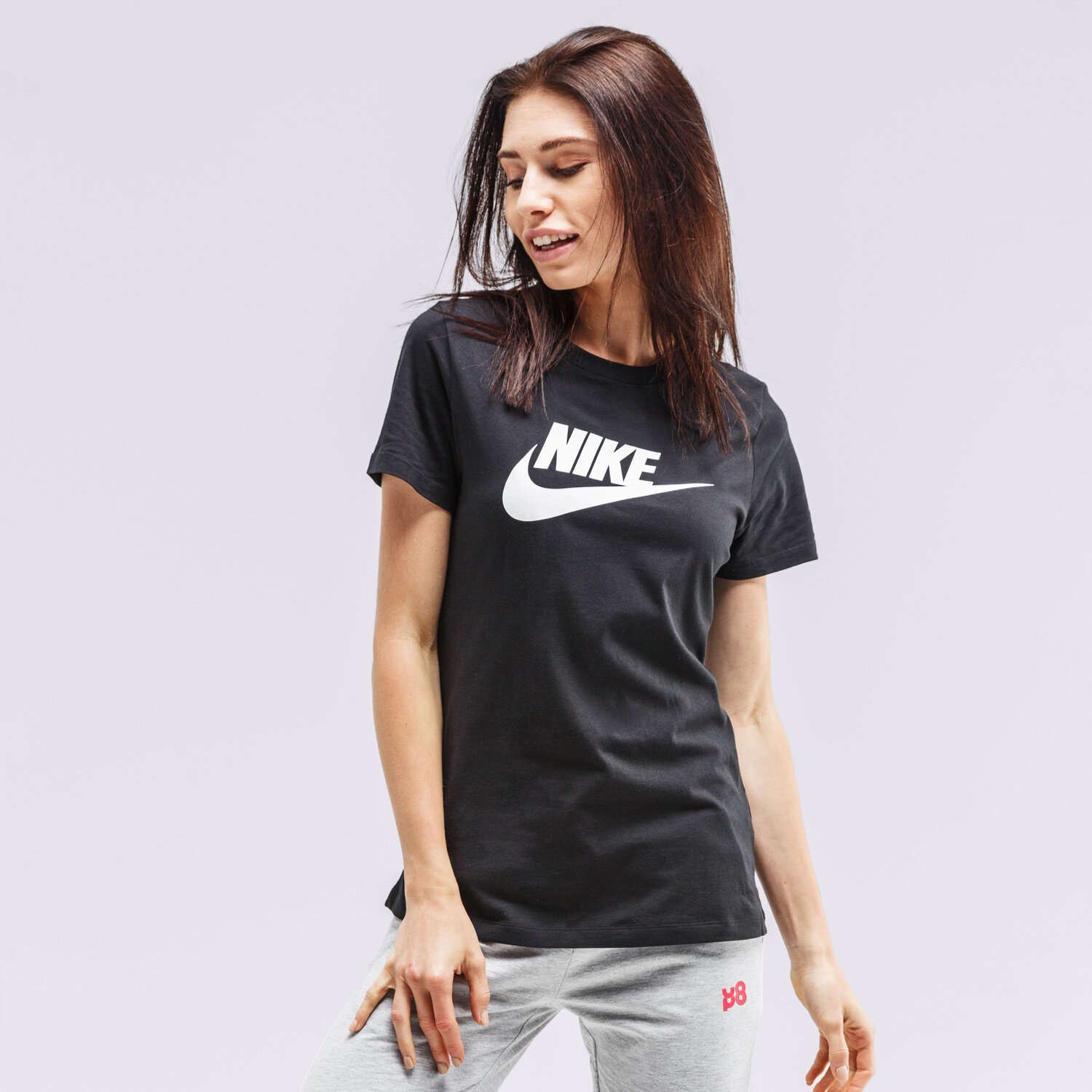 Damen T-Shirt NIKE T-SHIRT ESSENTIAL FUTURA SHORT SLEEVE T-SHIRT SPORTSWEA BV6169-010 Schwarz