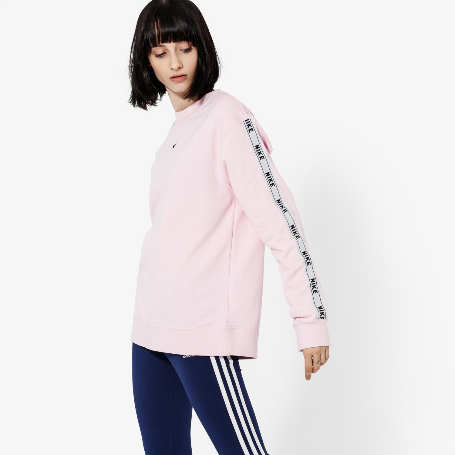 Damen NIKE SWEATSHIRT W NSW CREW LOGO TAPE SPORTSWEAR AR3054-663 Rosa