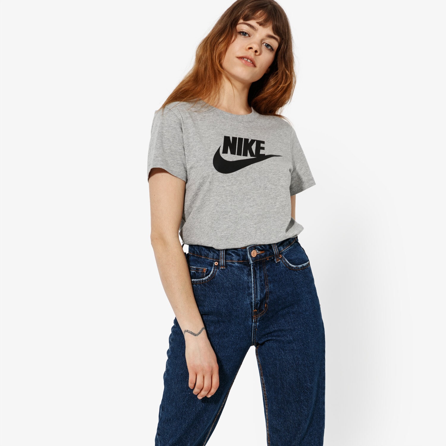 Damen T-Shirt NIKE T-SHIRT SS W NSW TEE ESSNTL ICON FUTURA SPORTSWEAR BV6169-063 Grau